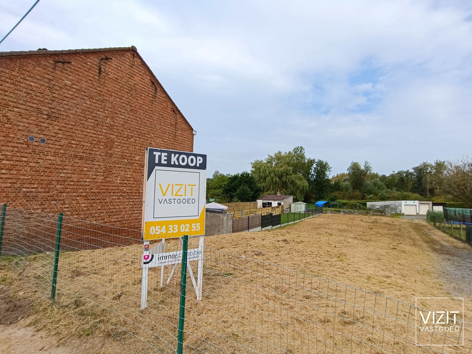 Rustig gelegen bouwgrond voor half-open woning foto 1