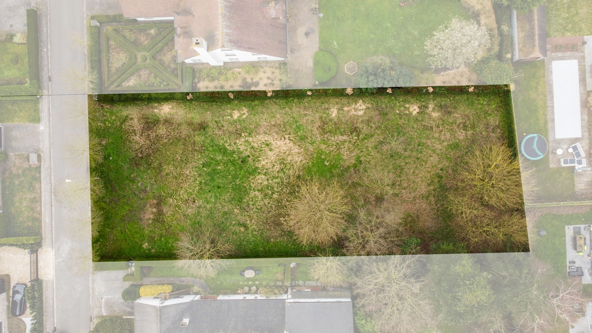 Uitzonderlijke bouwgrond in een residentiële villawijk foto 9