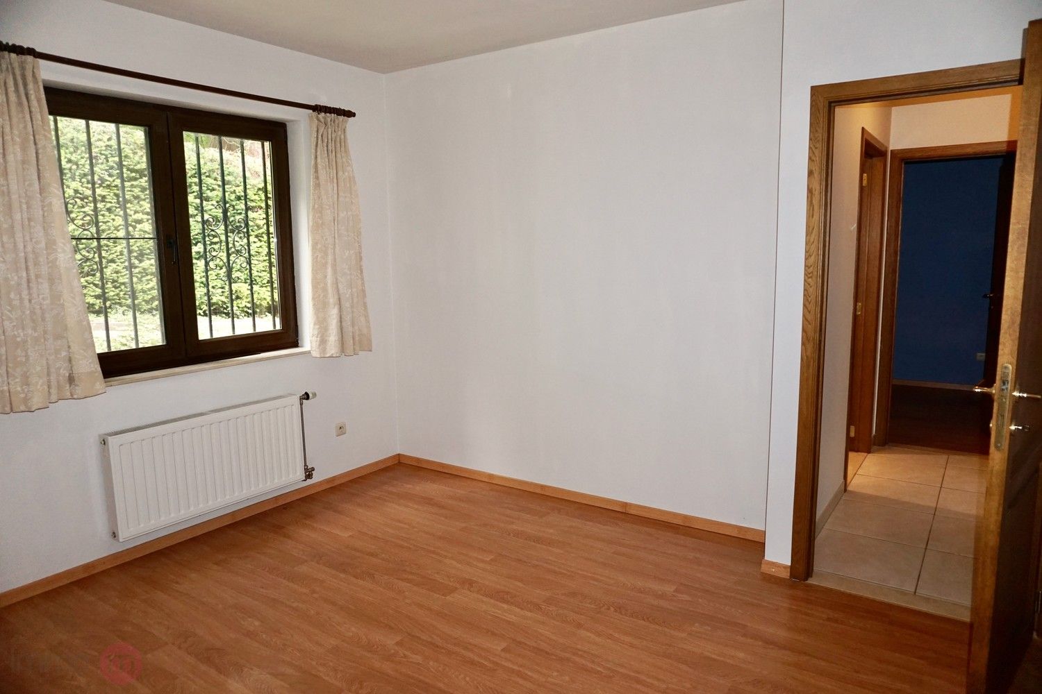 Vrijstaande woning met 3 slaapkamers en prachtige tuin. foto 18