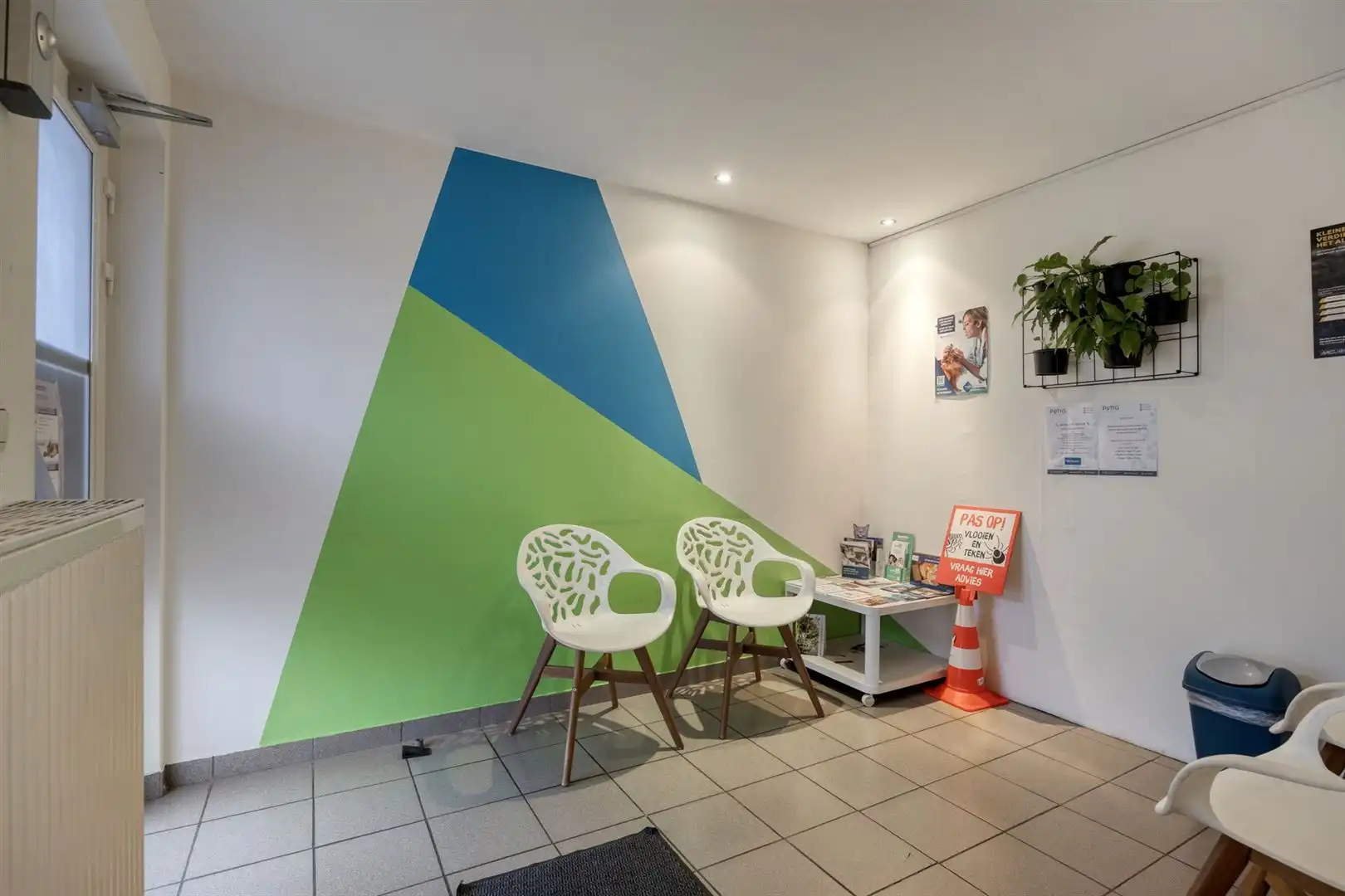 TE KOOP: Polyvalente handelsruimte te Houthalen-Oost!  foto 2