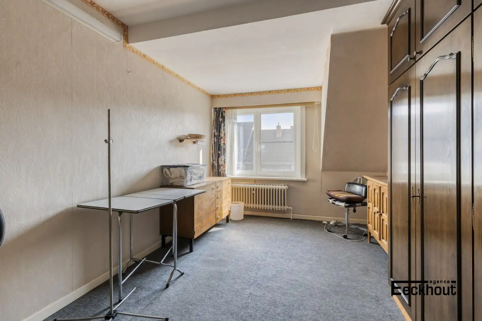 Te moderniseren woning op goede ligging met garage en tuin! foto 18