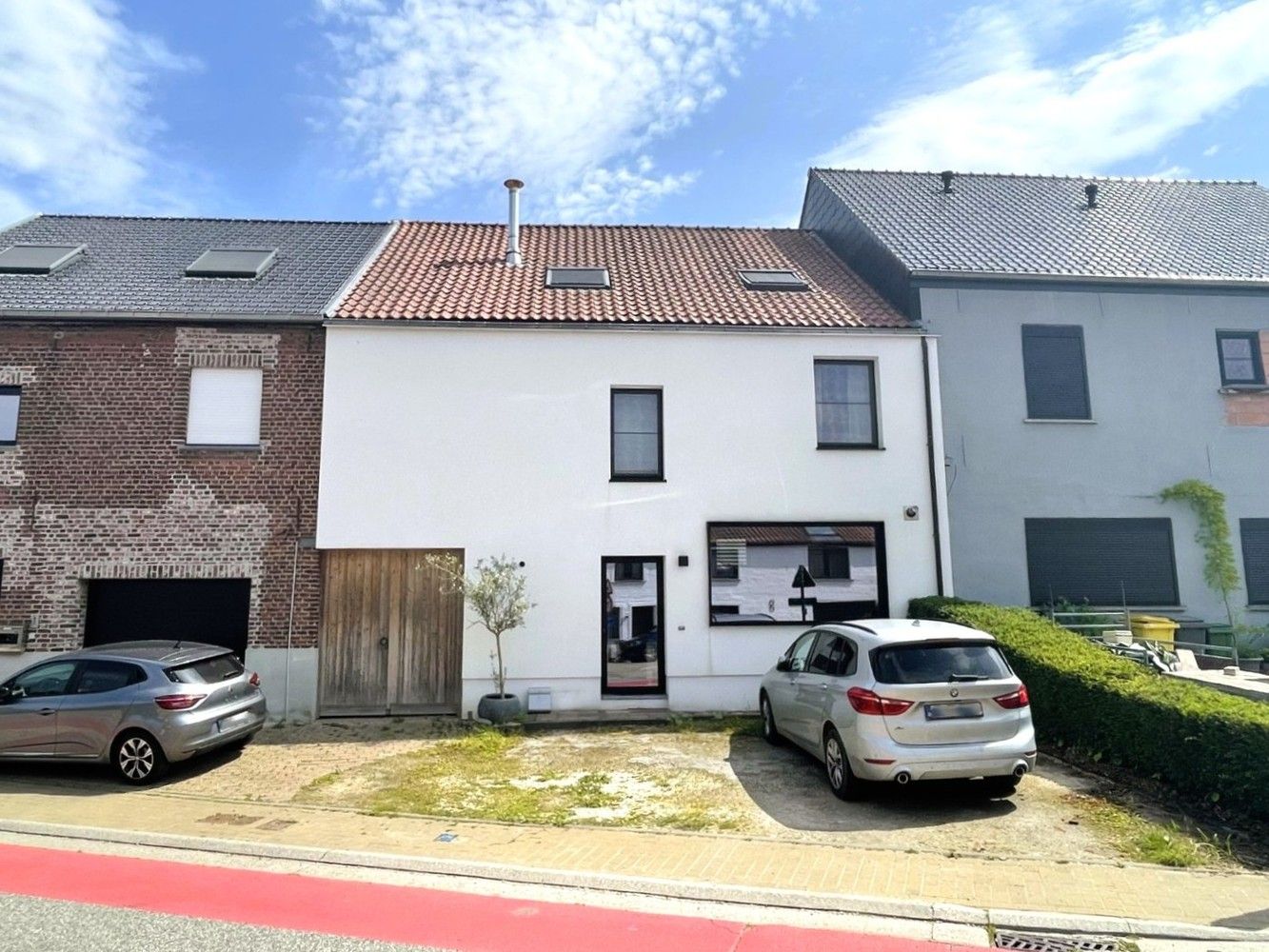 Ruime gezinswoning op gunstige locatie, met uitzonderlijke buitenruimte foto 2