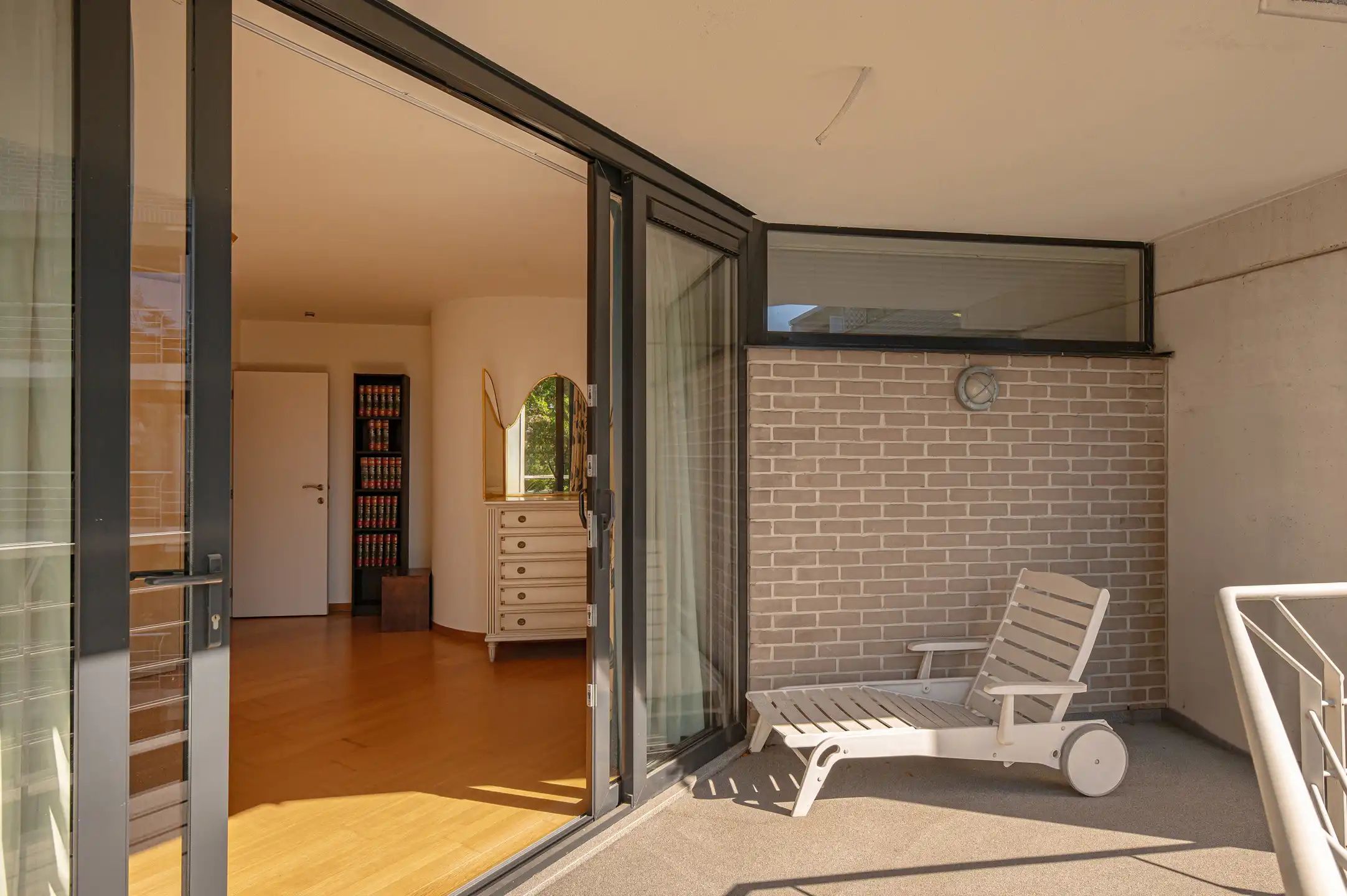 Lichtrijk duplex appartement met uitzonderlijk brede gevel foto 12