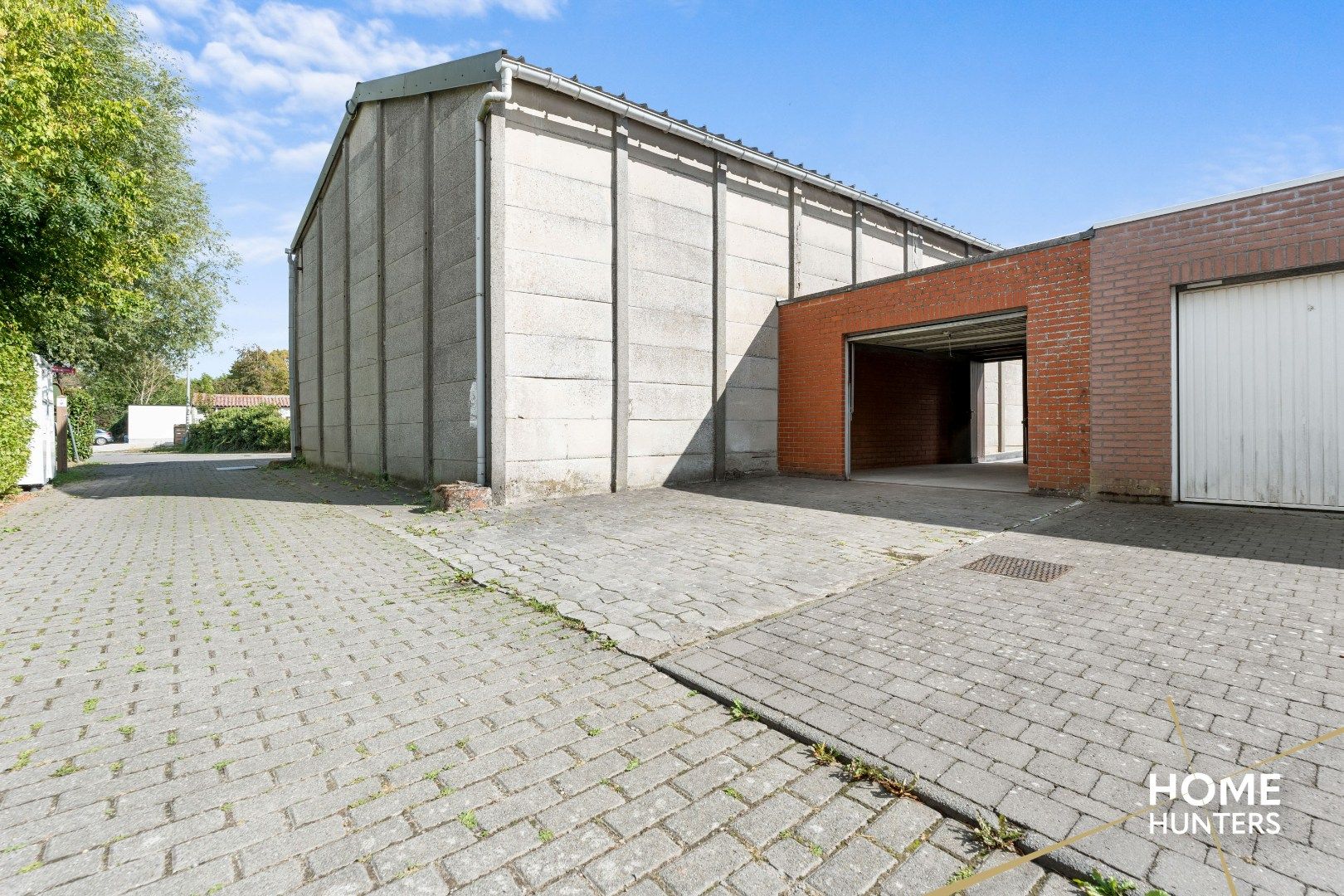 Volledig gerenoveerde woning (anno 2025) met 3 ruime slaapkamers, ruime garage + tuin te Ieper foto 23