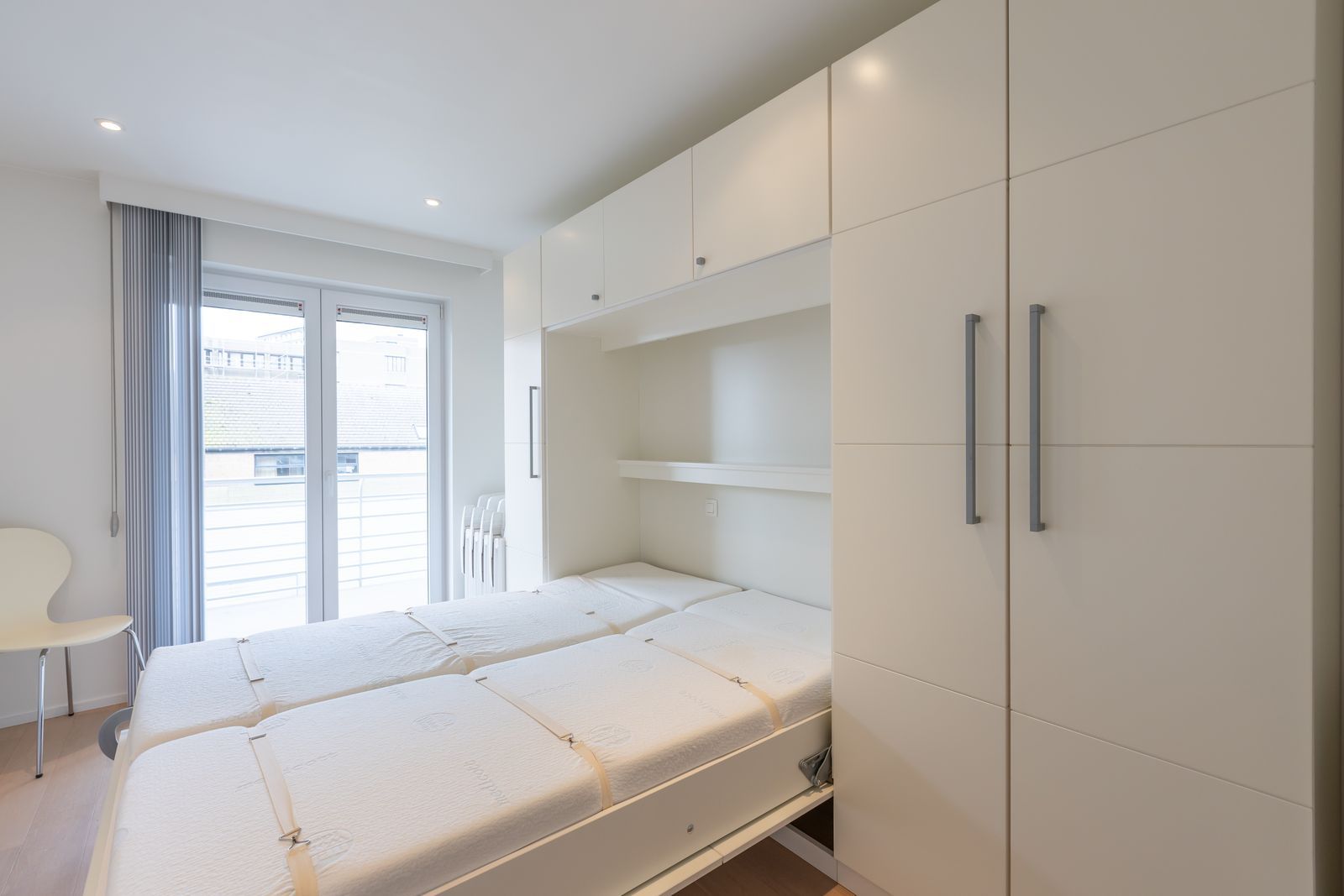 Modern, luxueus en ruim appartement met 2 slpk en 2 zonnige terrassen foto 11