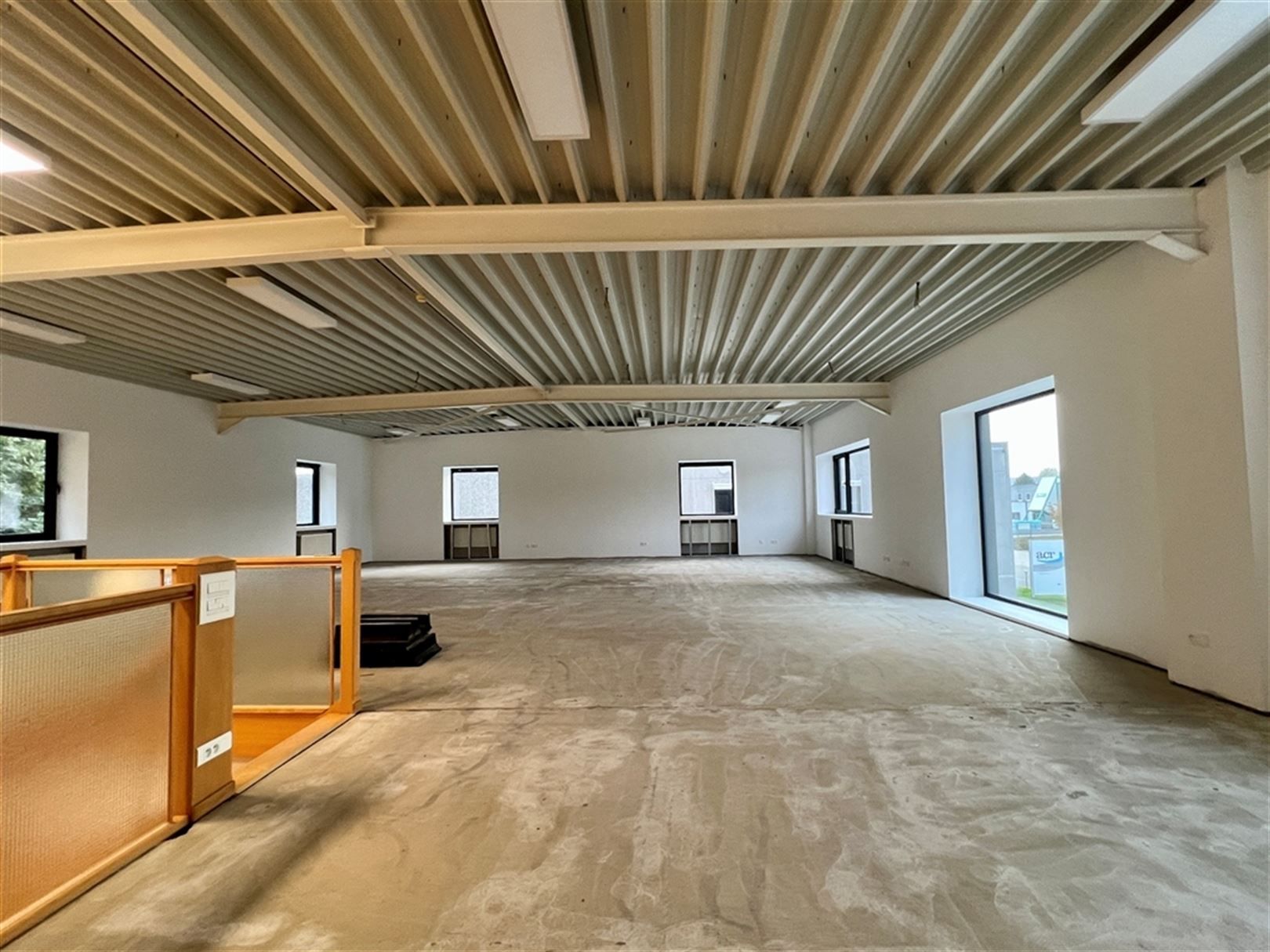 Nieuwbouw magazijn met kantoren in Lokeren foto 18