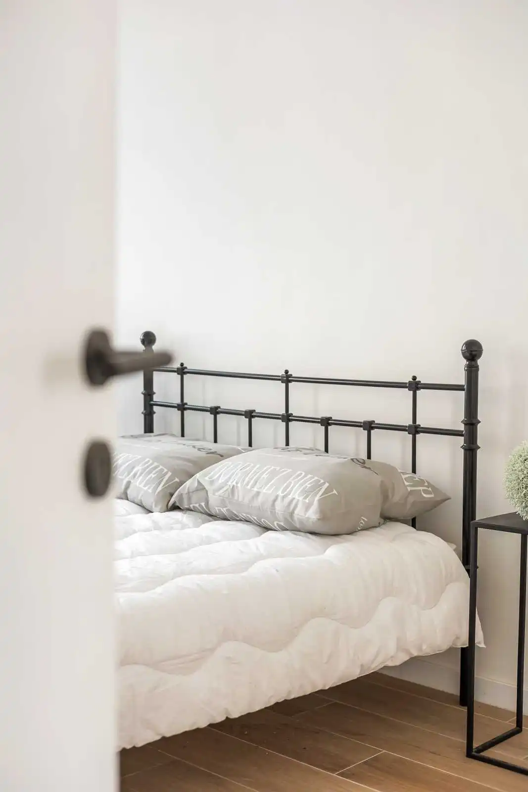 instapklaar gelijkvloersappartement met tuin (1slpk) foto 14