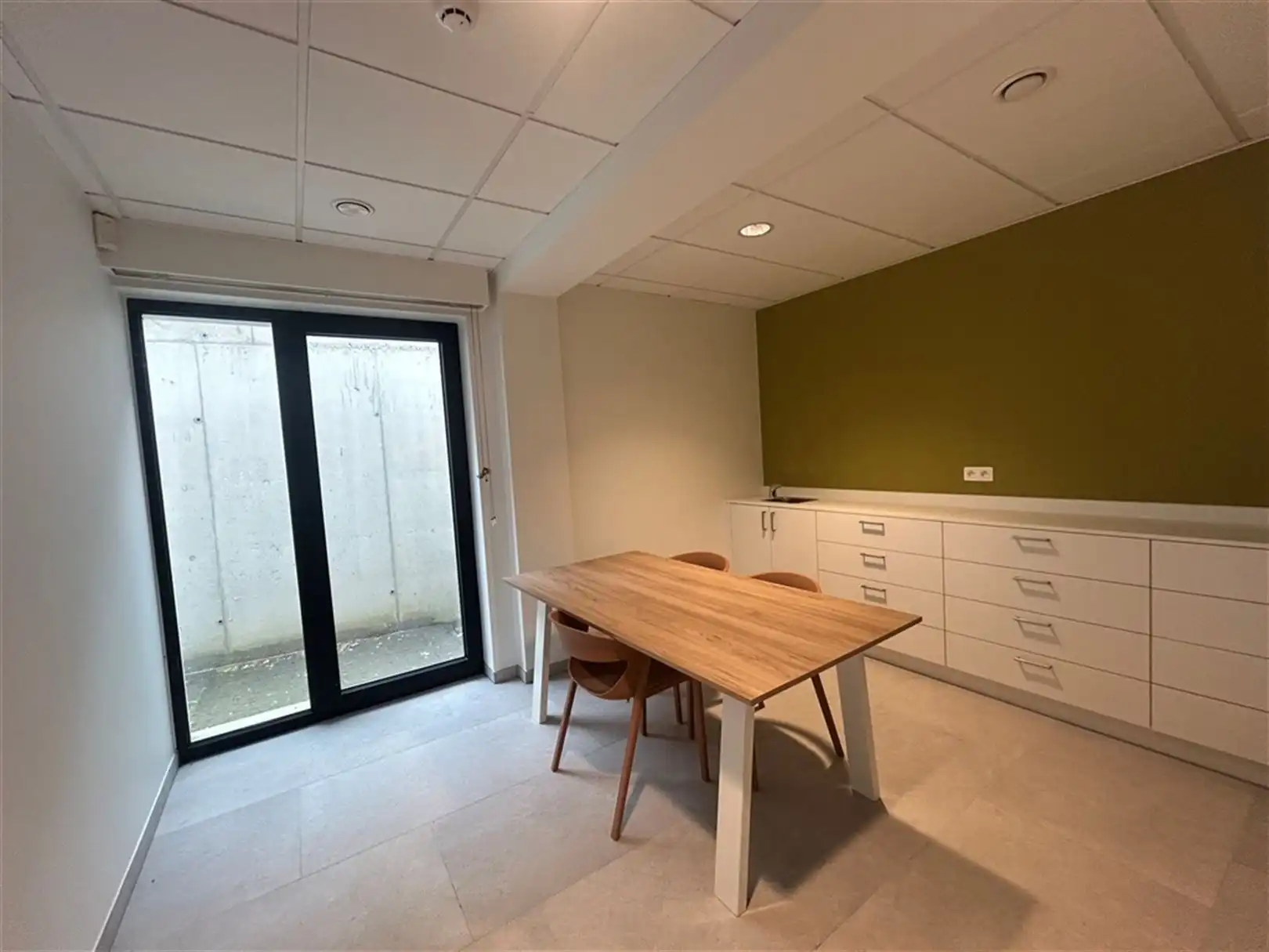 Kantoorgebouw foto 7