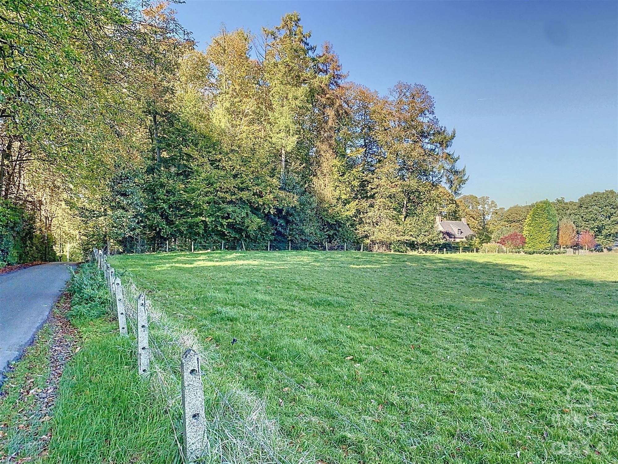 Te koop: Prachtig gelegen stuk grond gelegen in woongebied met landelijk karakter bestemd voor open bebouwing foto 14