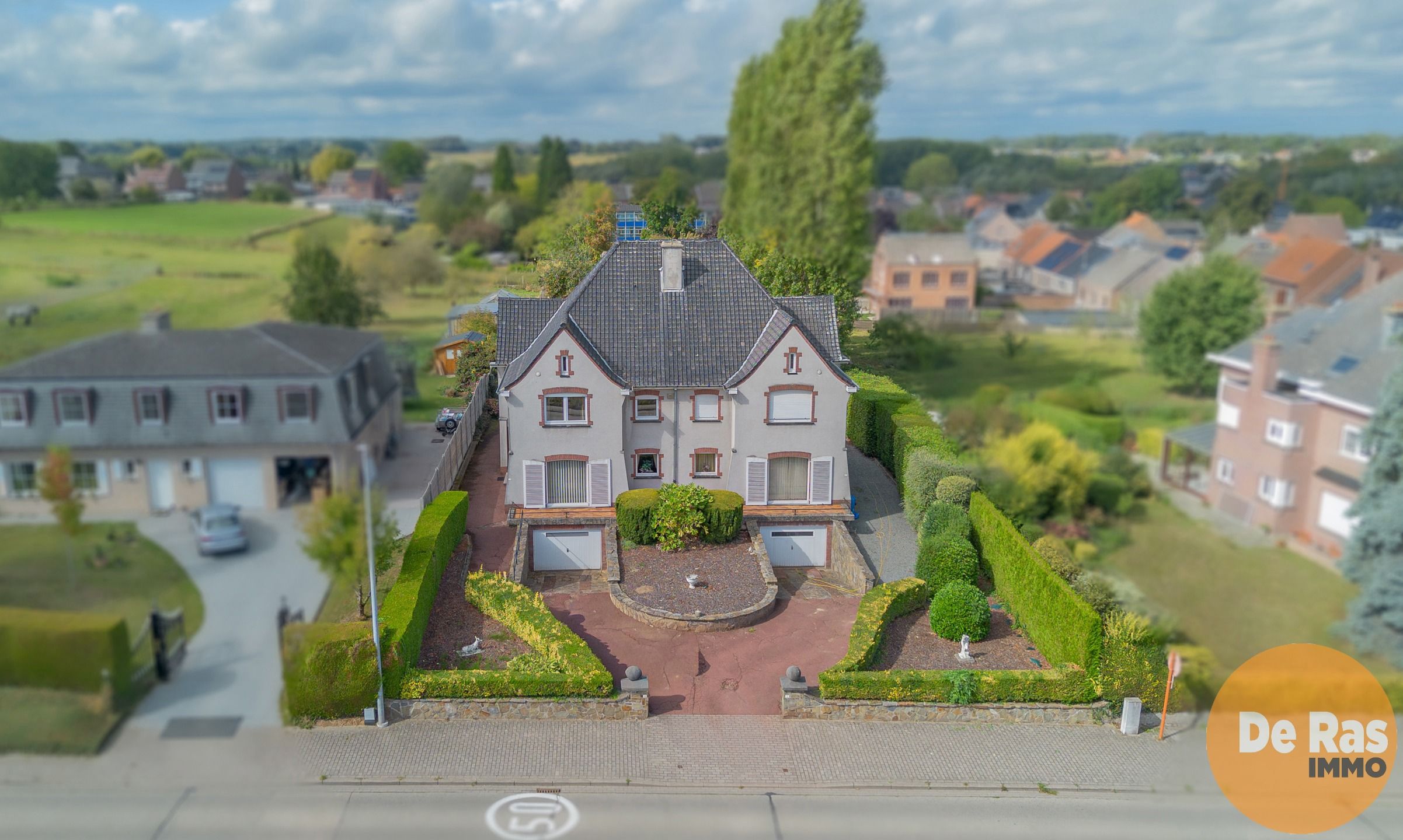 Hoofdfoto van de publicatie: ERPE-MERE- Twee woningen in het landelijke Mere 