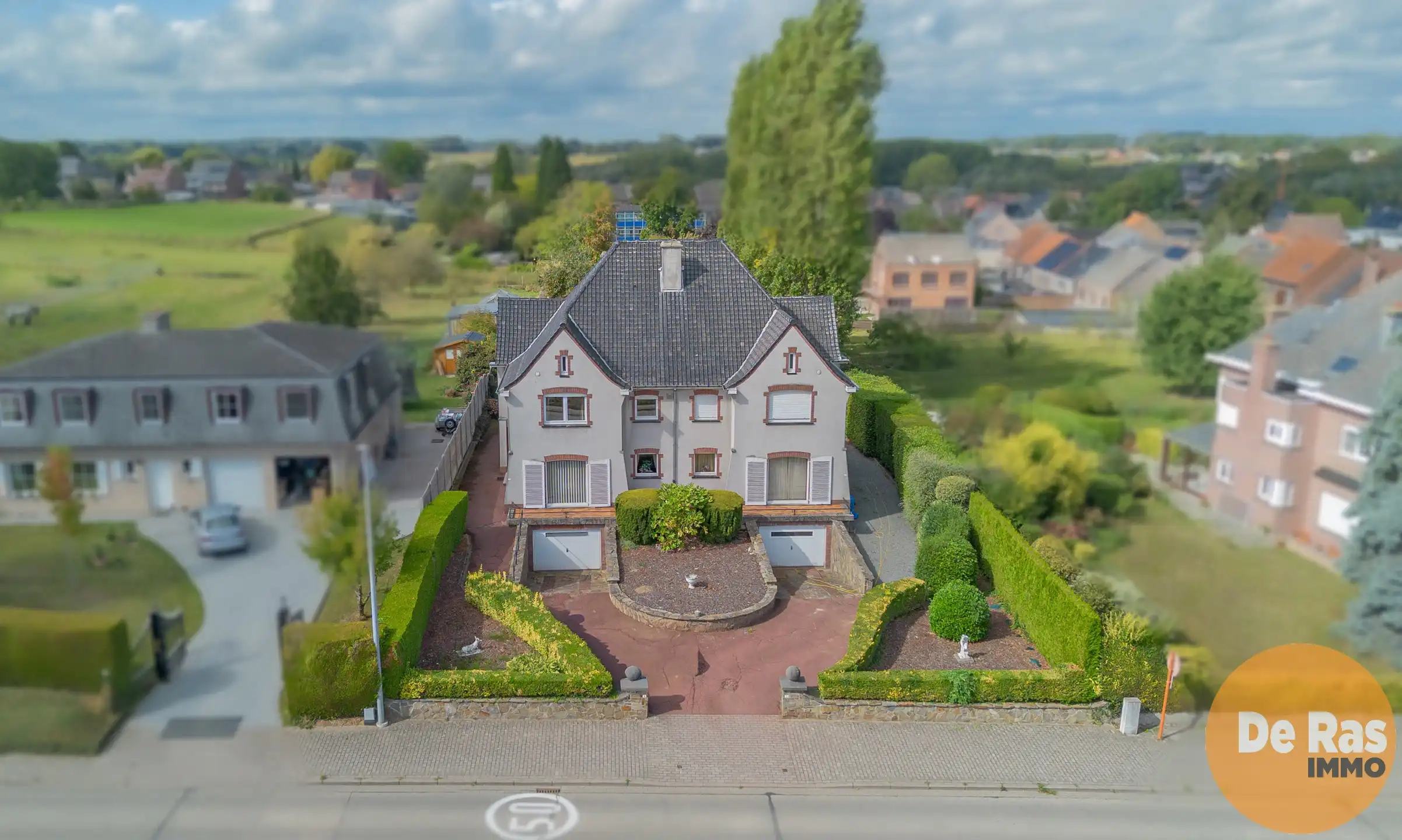 Hoofdfoto van de publicatie: ERPE-MERE- Twee woningen in het landelijke Mere 
