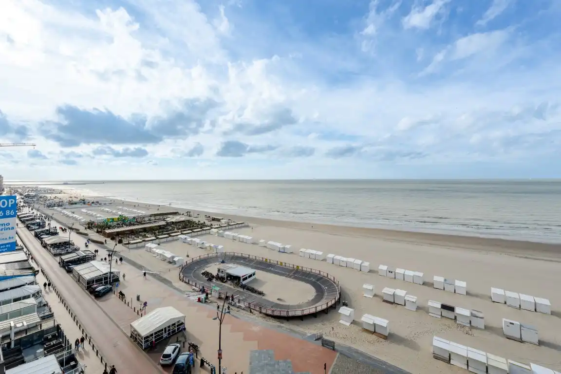 Volledig vernieuwd app met zeezicht – klasse, rust en comfort aan de kust foto 6