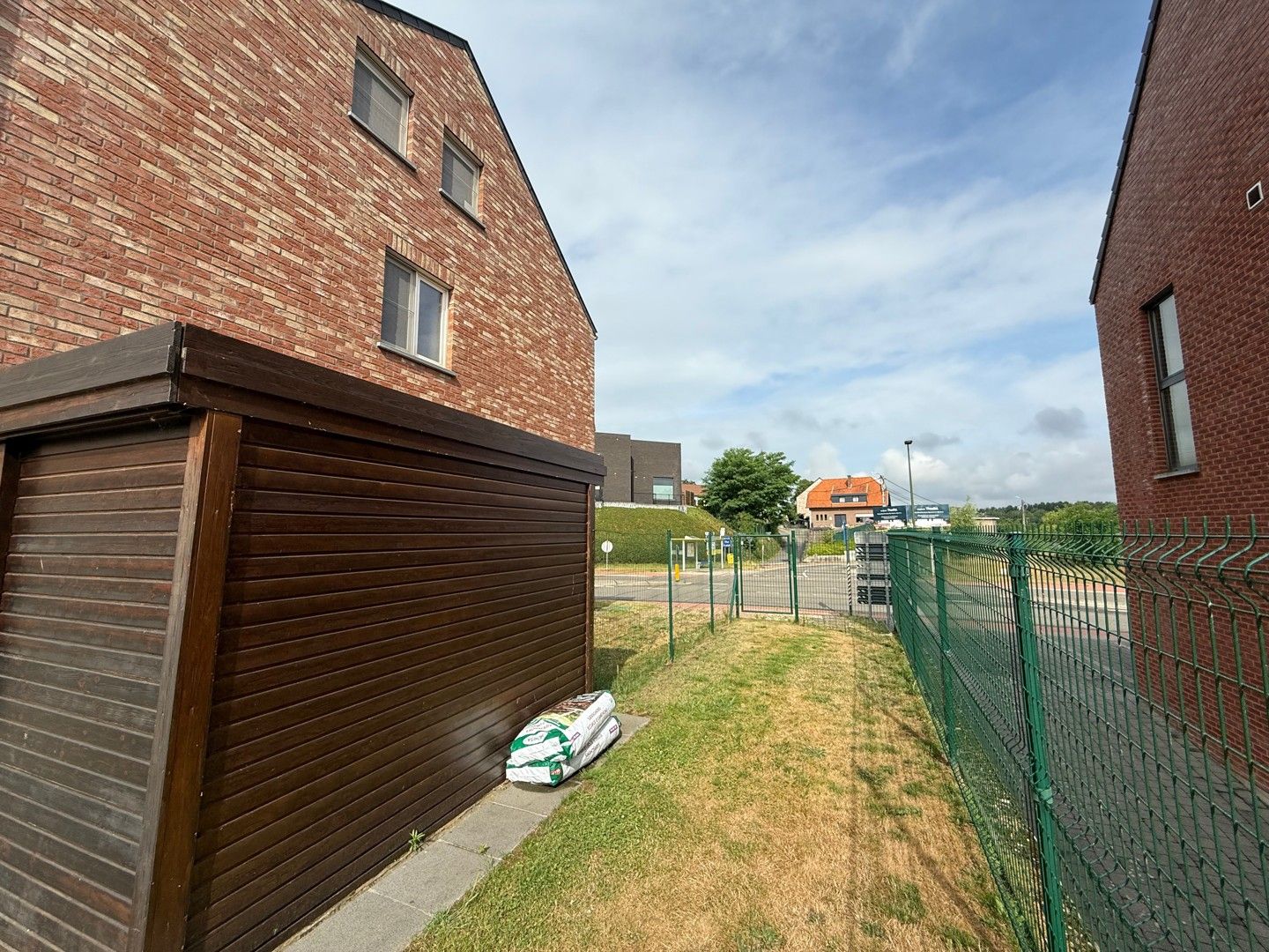 Woning met 4 slaapkamers met tuin en terras foto 19