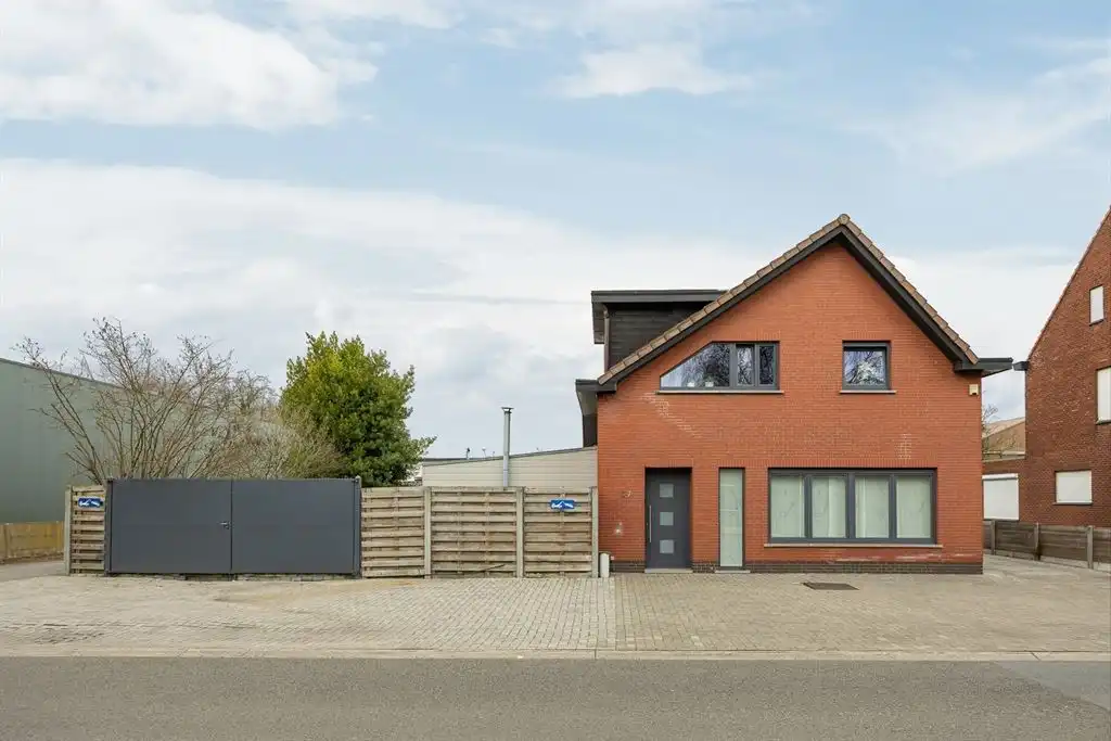 Woning met multifunctioneel magazijn foto 21