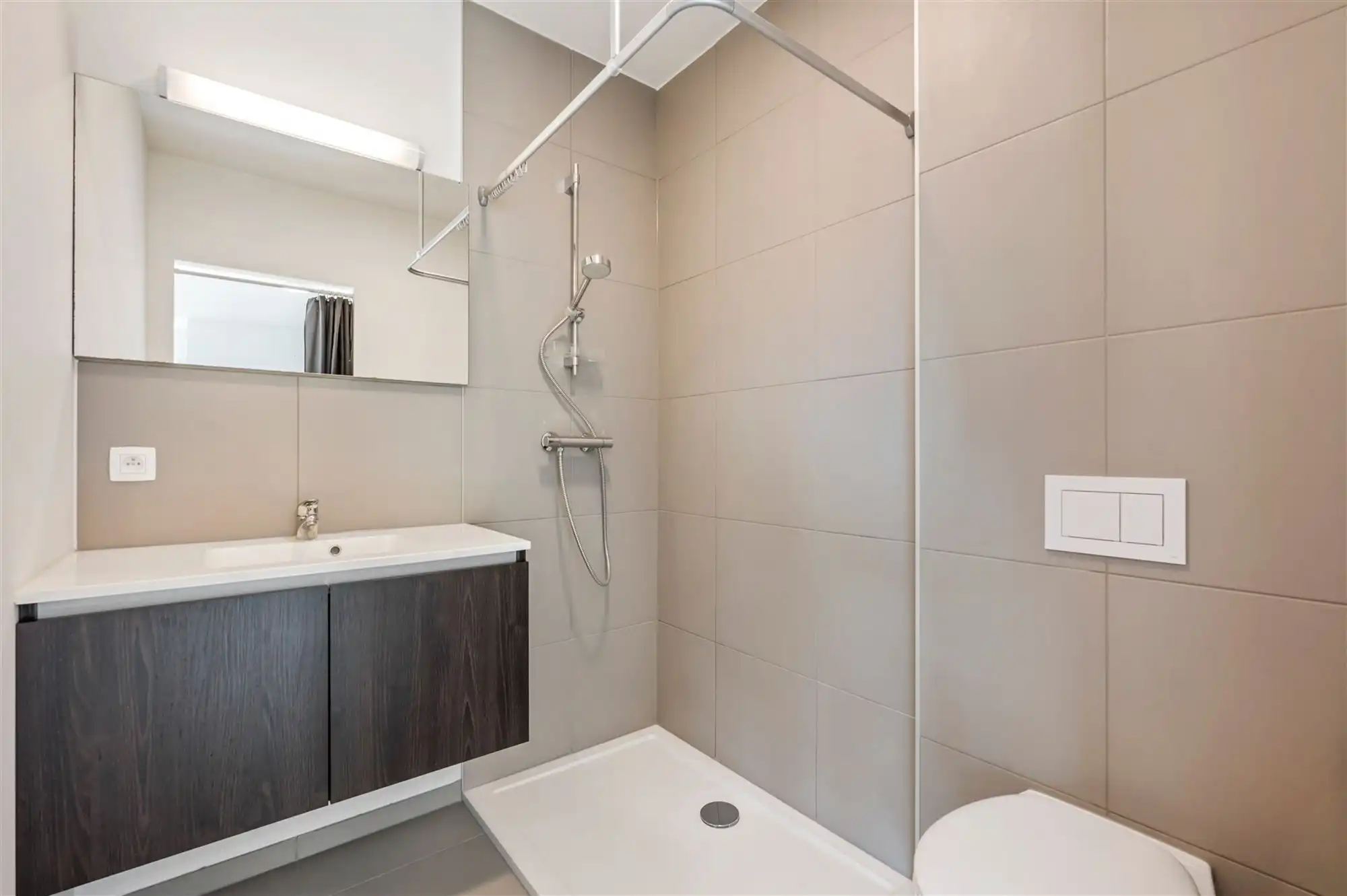 Ruime studentenkamer met terras! foto 7