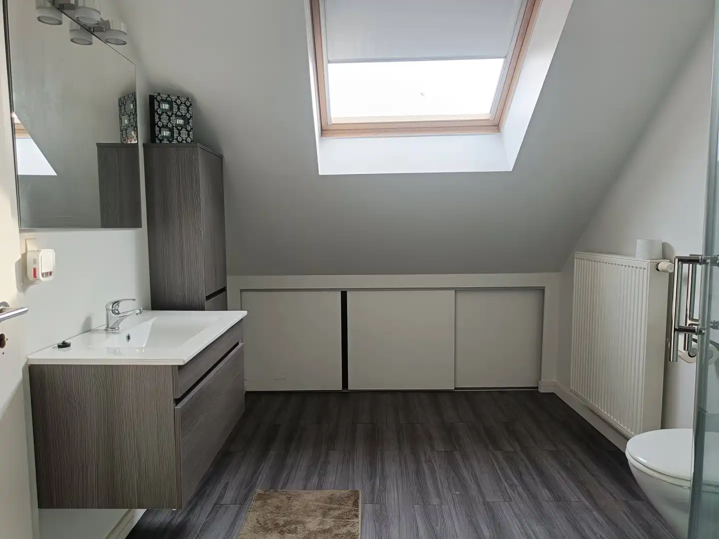 Gerenoveerd appartement met 4 slaapkamers foto 19