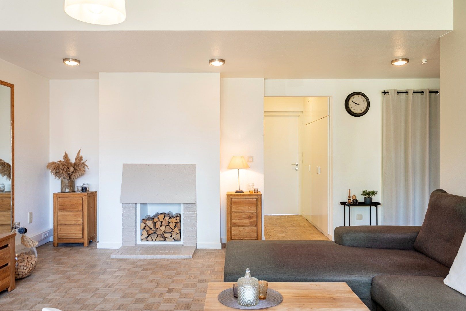 Instapklaar 2-kamerapp in centrum Halle, met balkon en garage foto 5