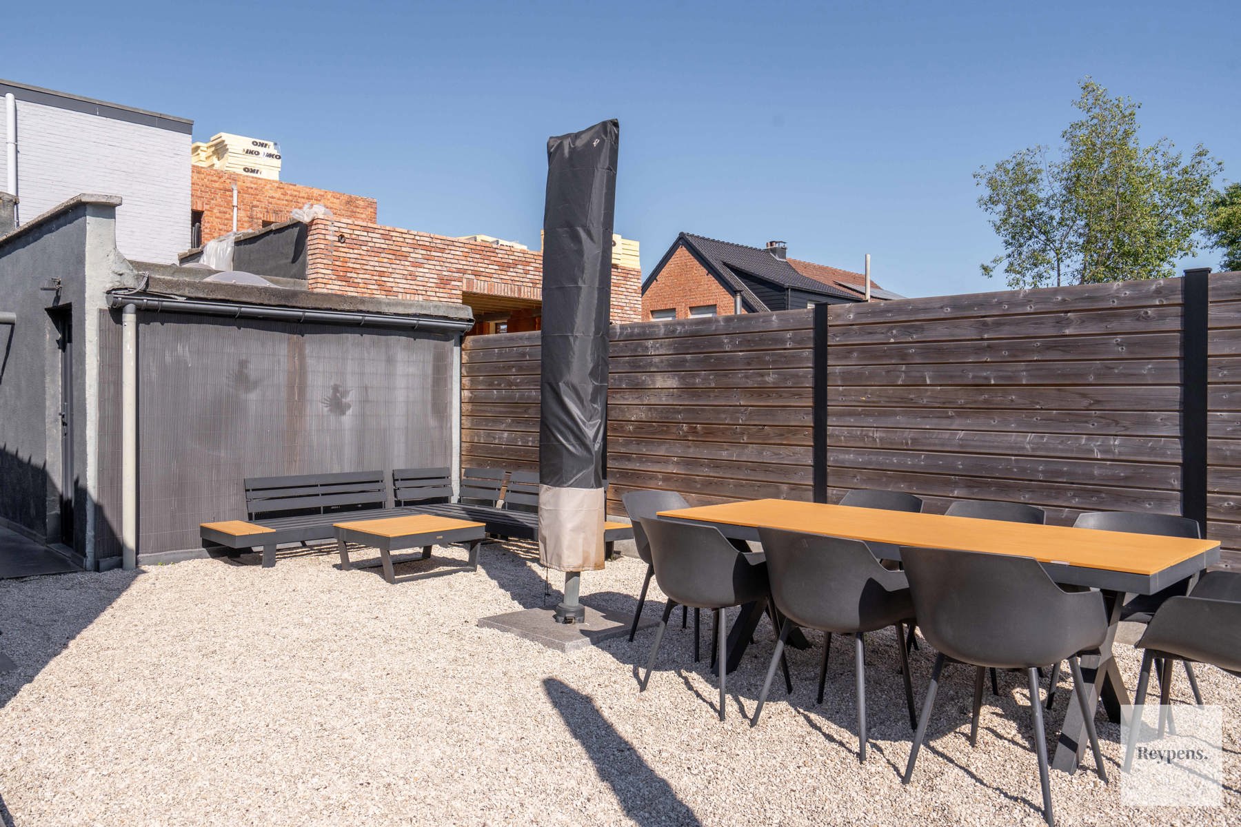 Instapklare woning met grote zonnige tuin op toplocatie! foto 21