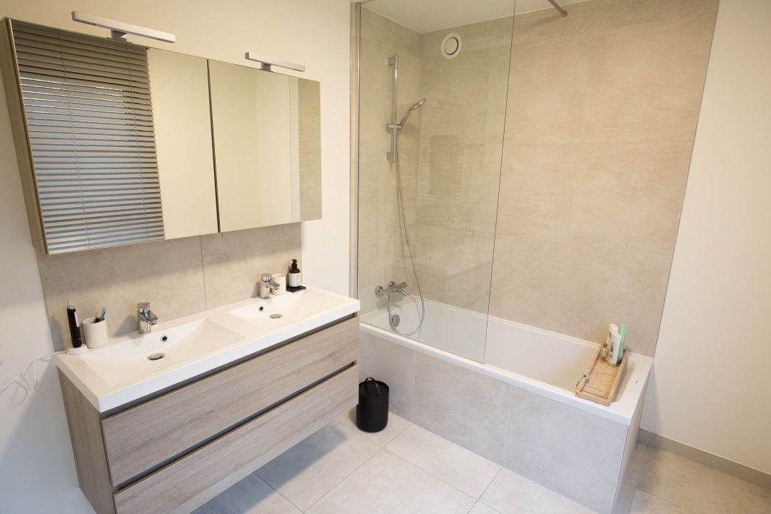 Uitzonderlijk villa-appartement met 3 kamers en 2 staanplaatsen foto 19