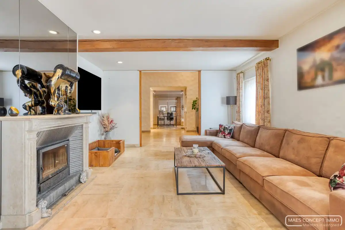 Authentieke hoeve te koop in Anzegem – omringd door 1,6 hectare groen foto 9