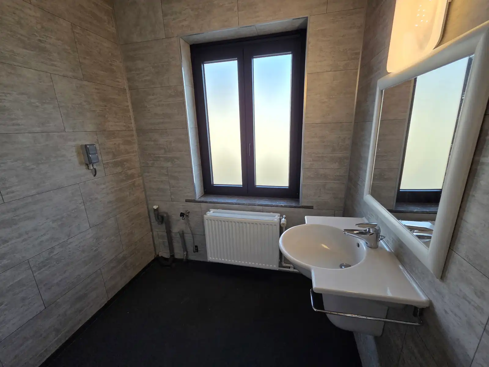 Ruime en charmante gezinswoning met drie slaapkamers foto 17