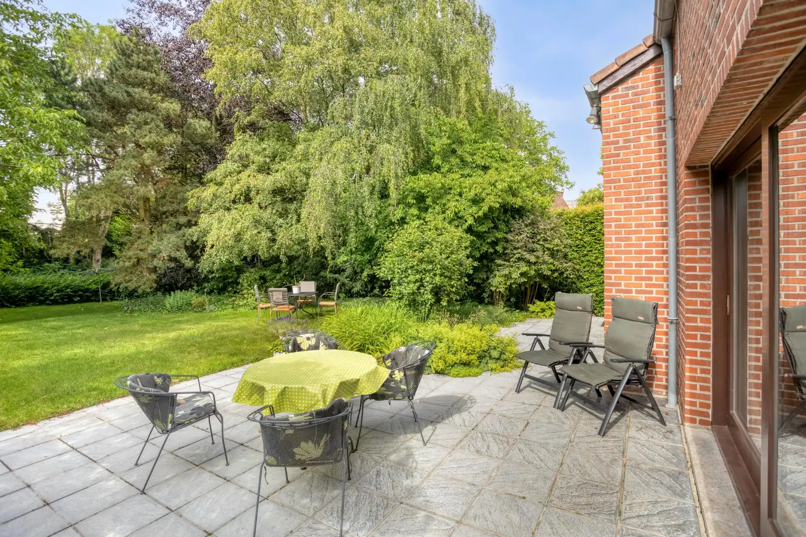 Instapklare villa met prachtige tuin op wandelafstand van het stadscentrum van Tongeren foto 3