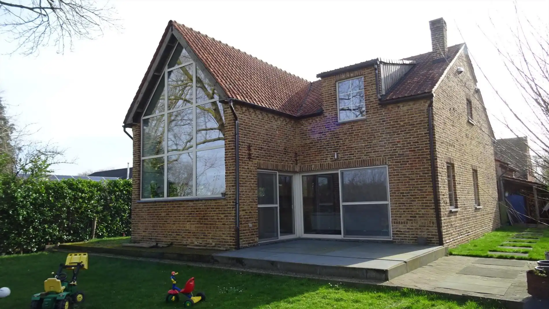 Rustig gelegen karaktervolle woning foto {{pictureIndex}}