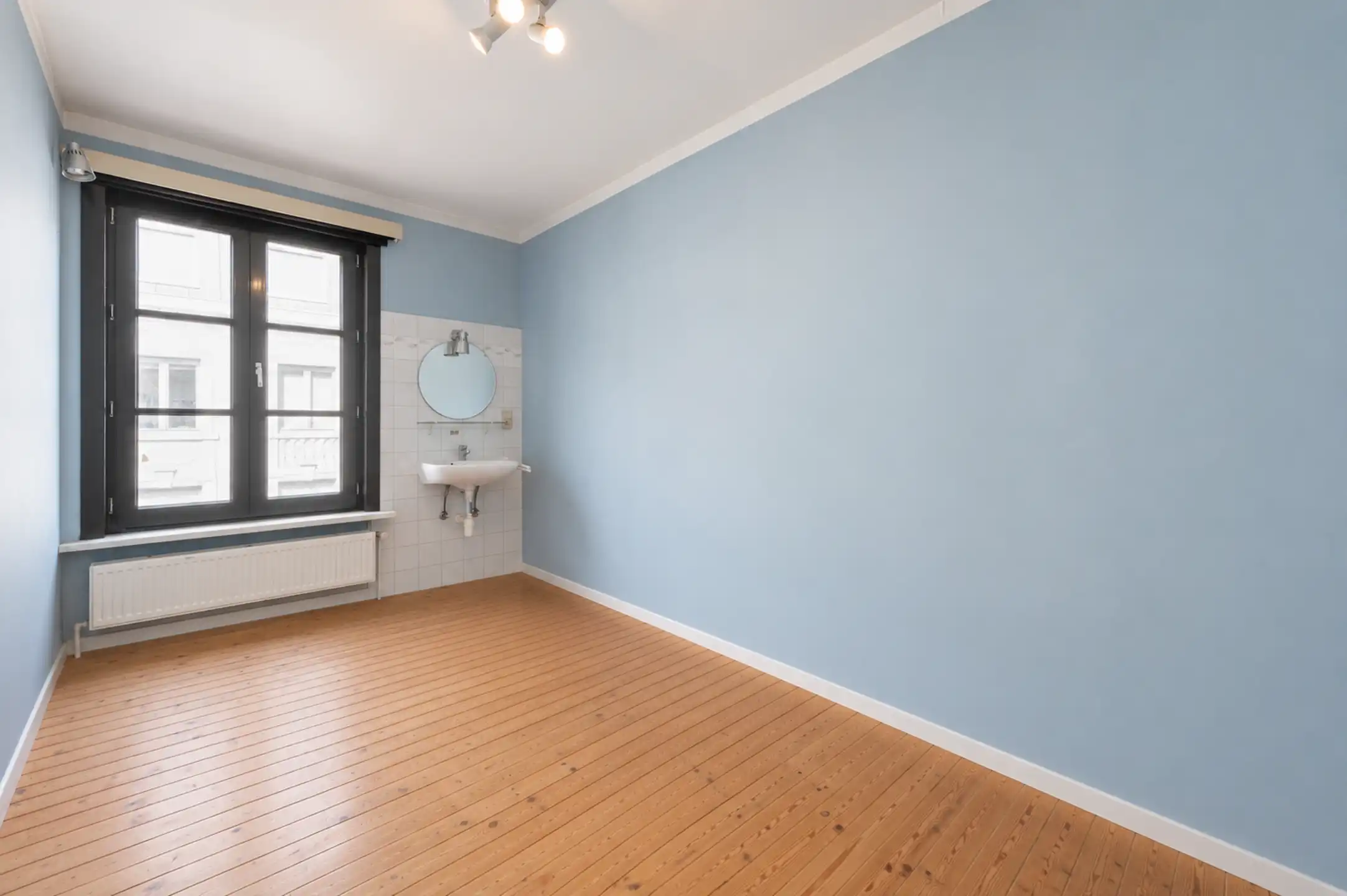 Karaktervol handelspand met duplex op toplocatie foto 17