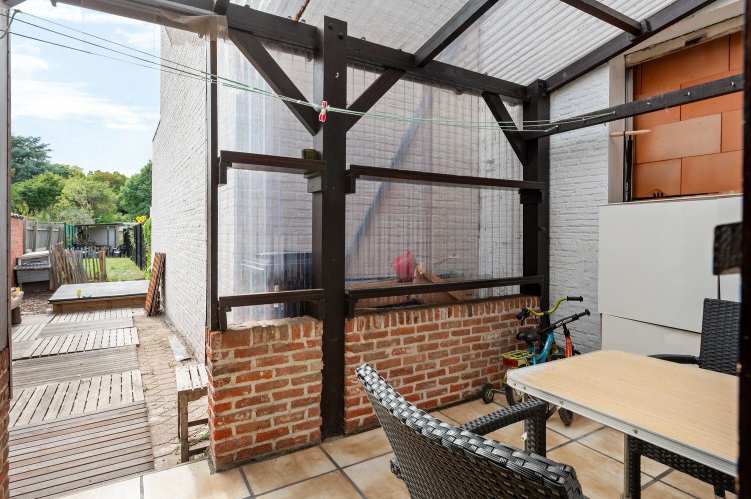 Toffe woning met zonnige tuin in het gezellige Ranst! foto 7