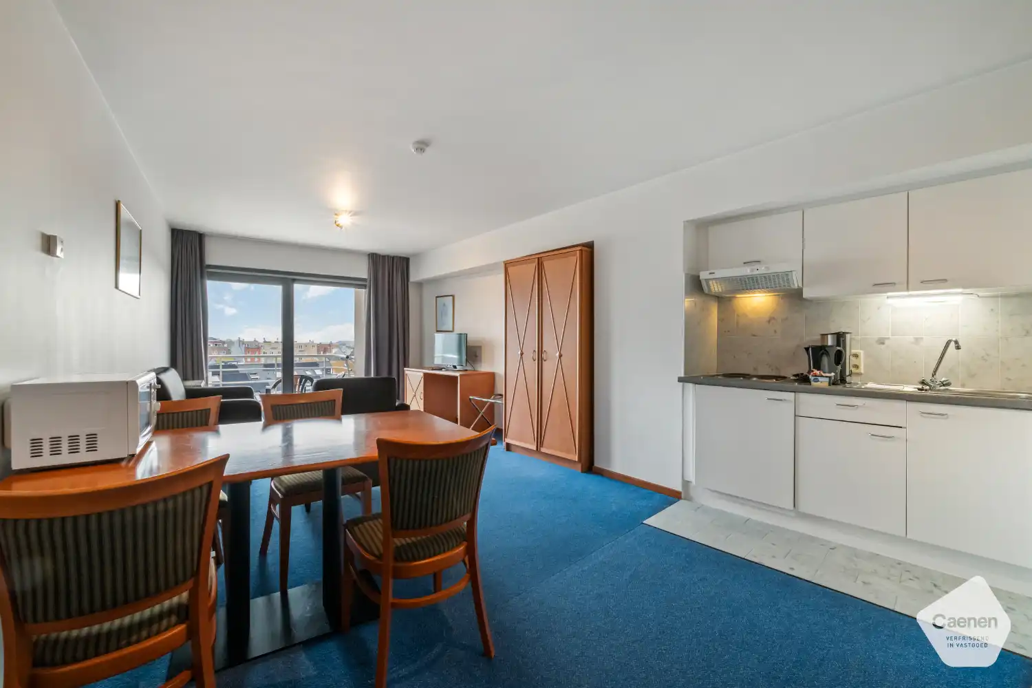 Instapklare studio met zongericht terras foto {{pictureIndex}}