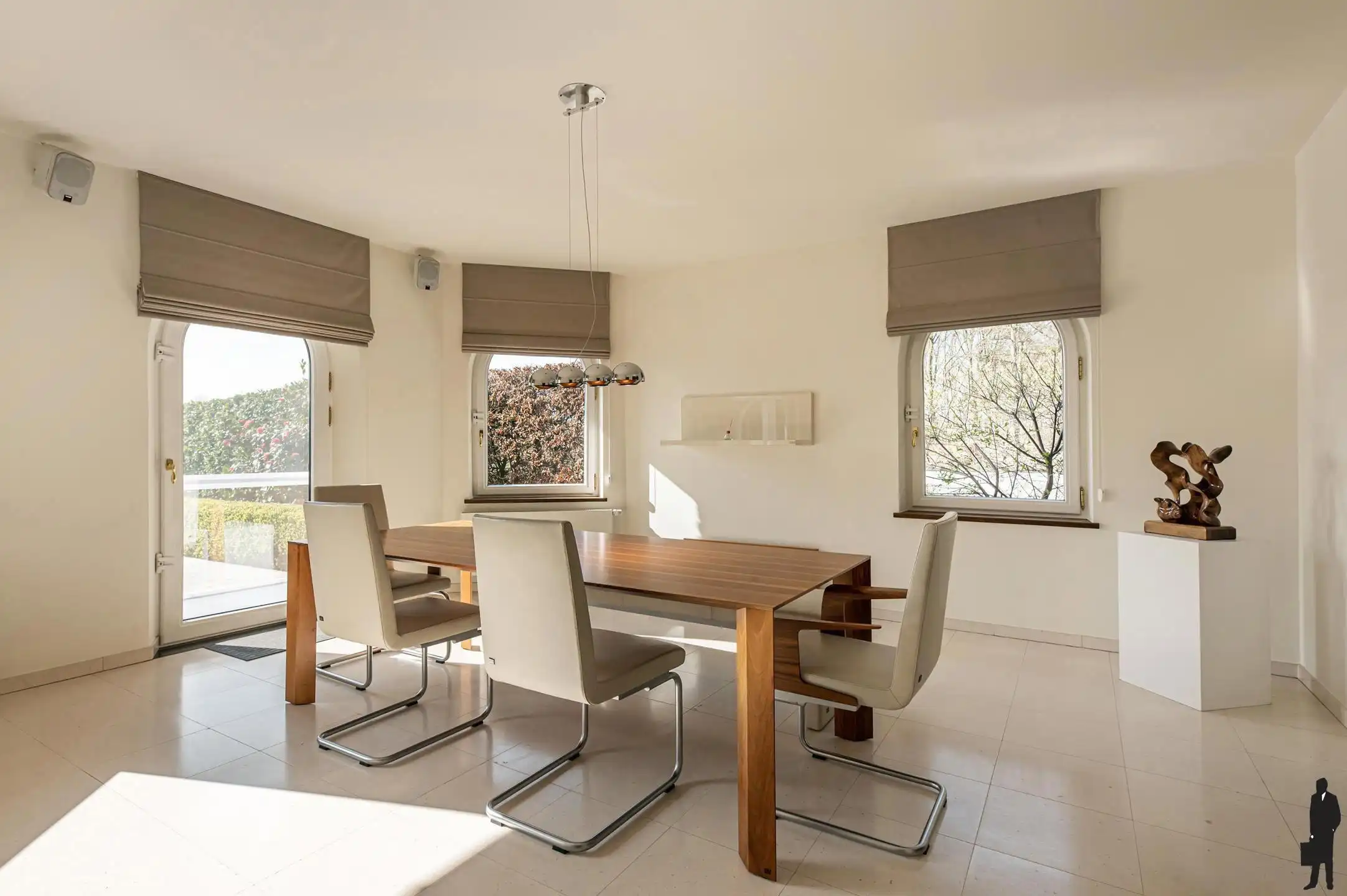 Exclusieve mediterraanse villa met 3 slpk, 3 bdk en parktuin foto 7