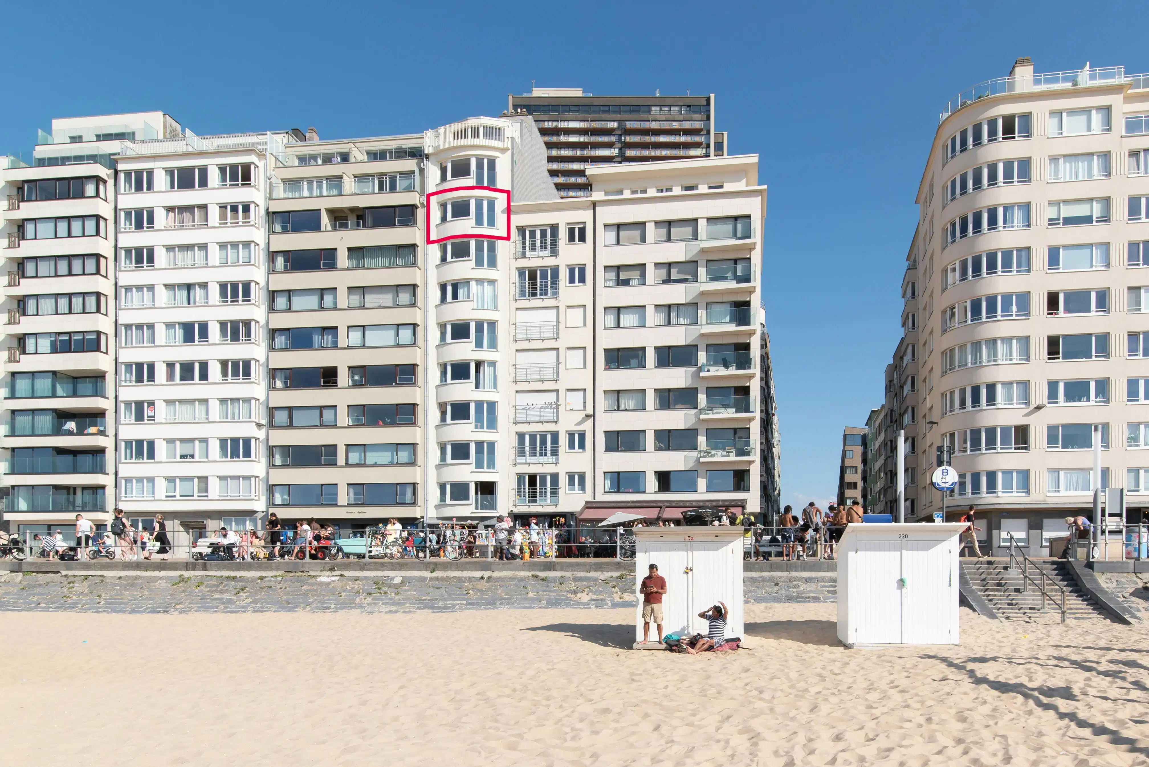 Fantastisch 3-slaapkamerappartement met frontaal zeezicht foto 4