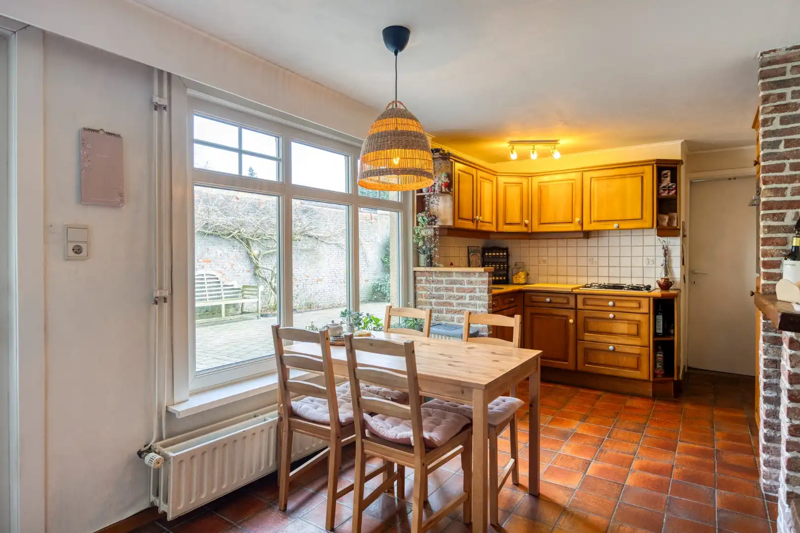 Ruime, instapklare woning met prachtig karakter en unieke tuin (29a40ca) !  foto 9