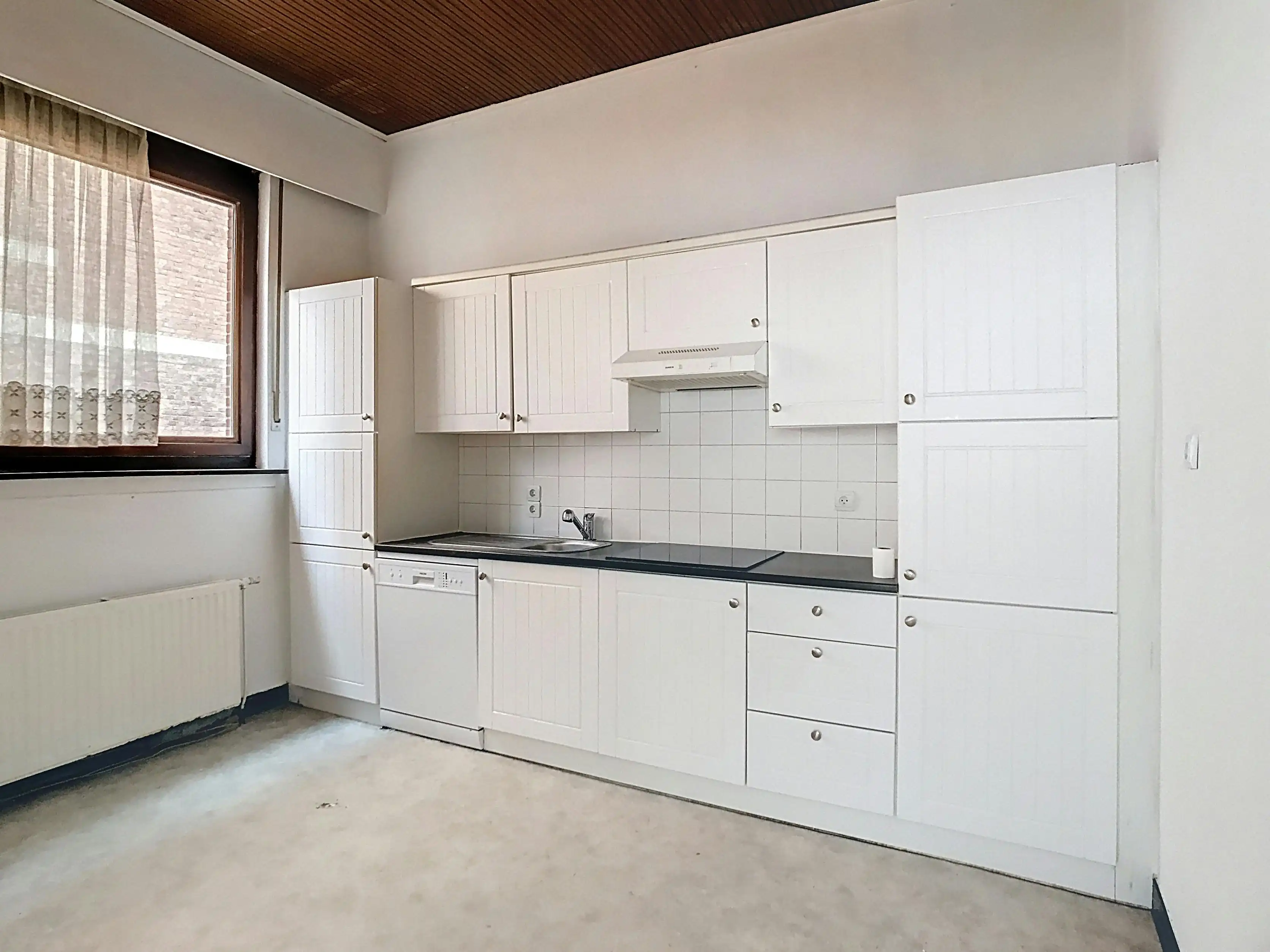 Ruime goed gelegen woning met bureau of praktijkruimte foto 8