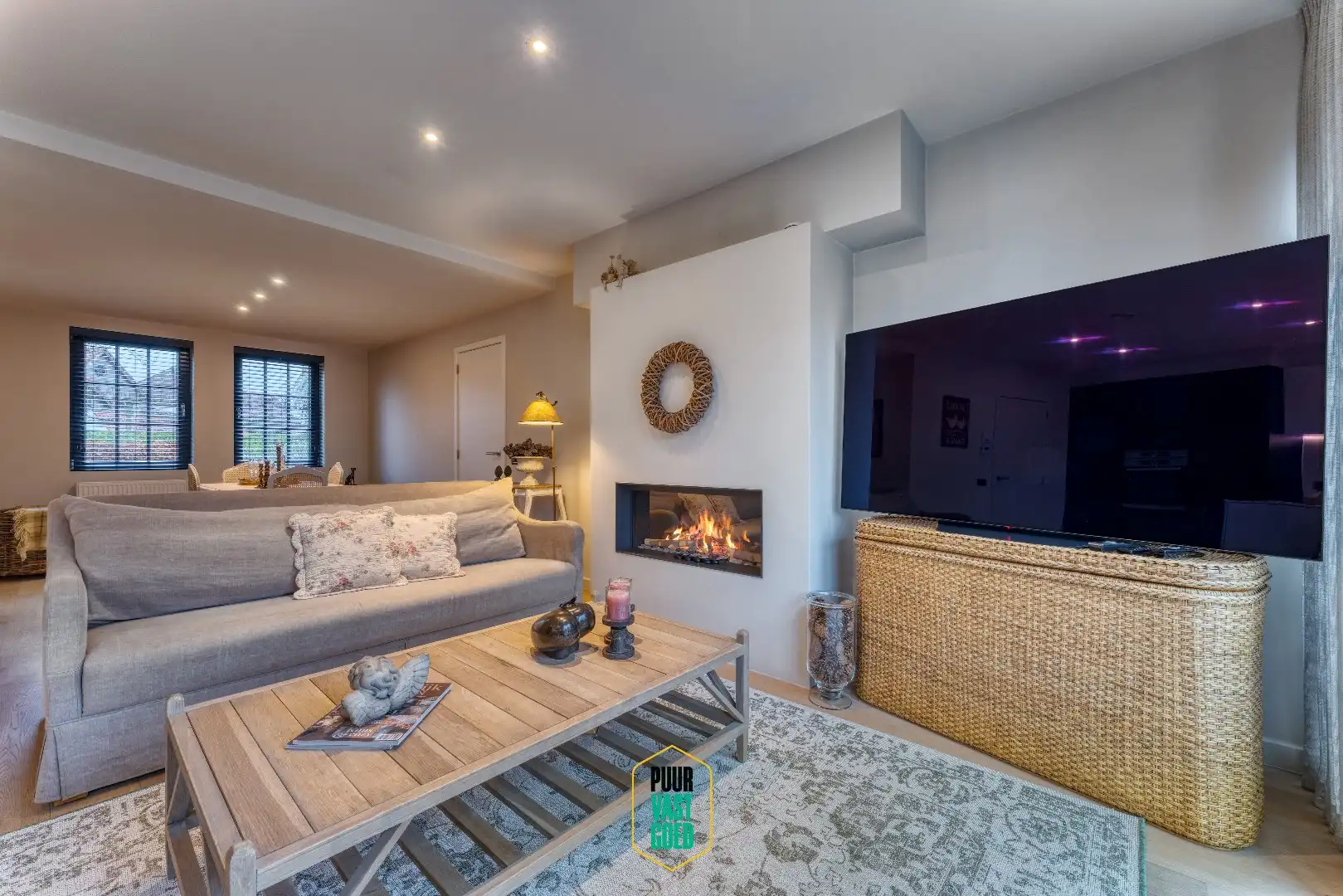 Recente, perfect afgewerkte, halfopen ruime Knokse Villa  foto 9