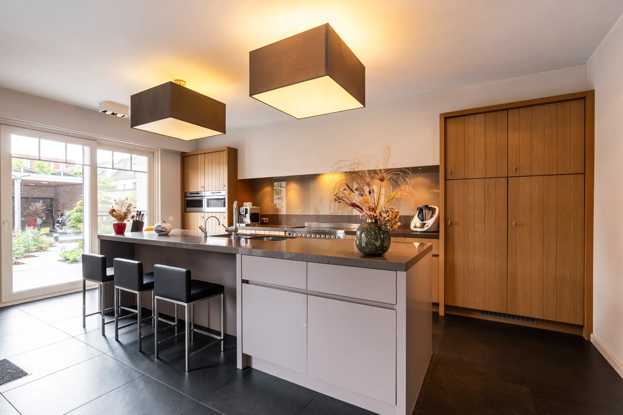 Verrassend ruime woning op toplocatie met binnenzwembad foto 9