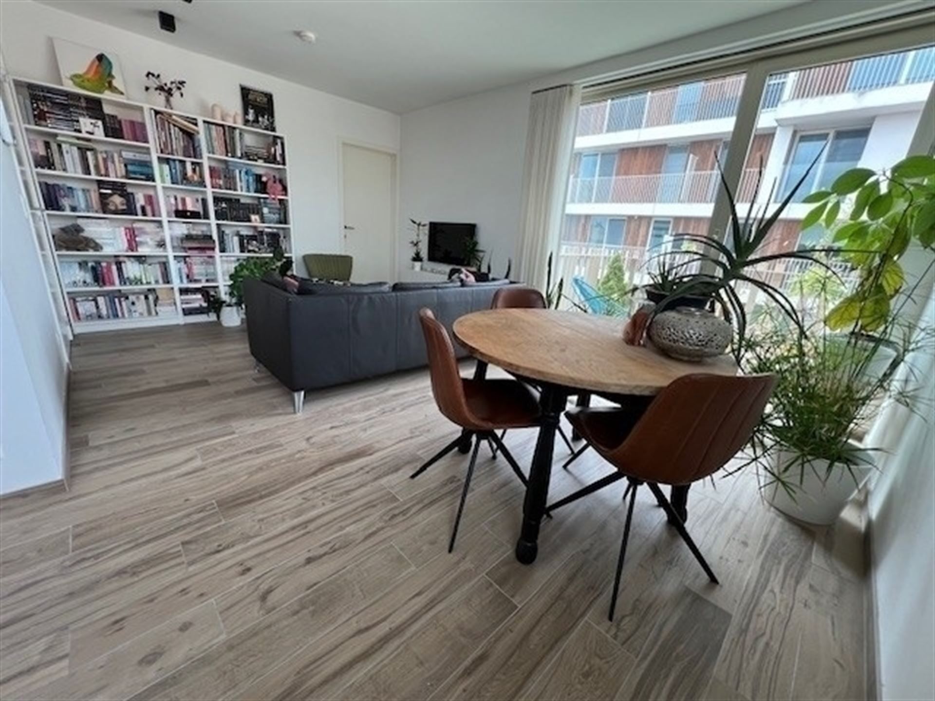 charmant appartement met zonnig terras! foto 3