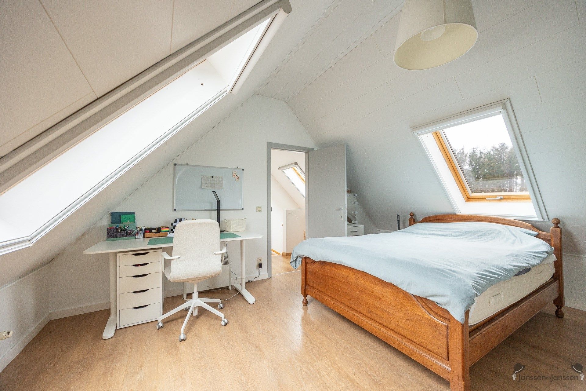 Woning met 4 slaapkamers en praktijk- of kantoorruimte op 744 m² foto 16