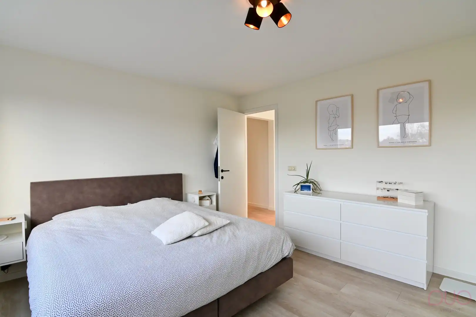 Ontdek ongeëvenaarde luxe en ruimte in deze prachtige villa in het rustige Herk-de-Stad. foto 17