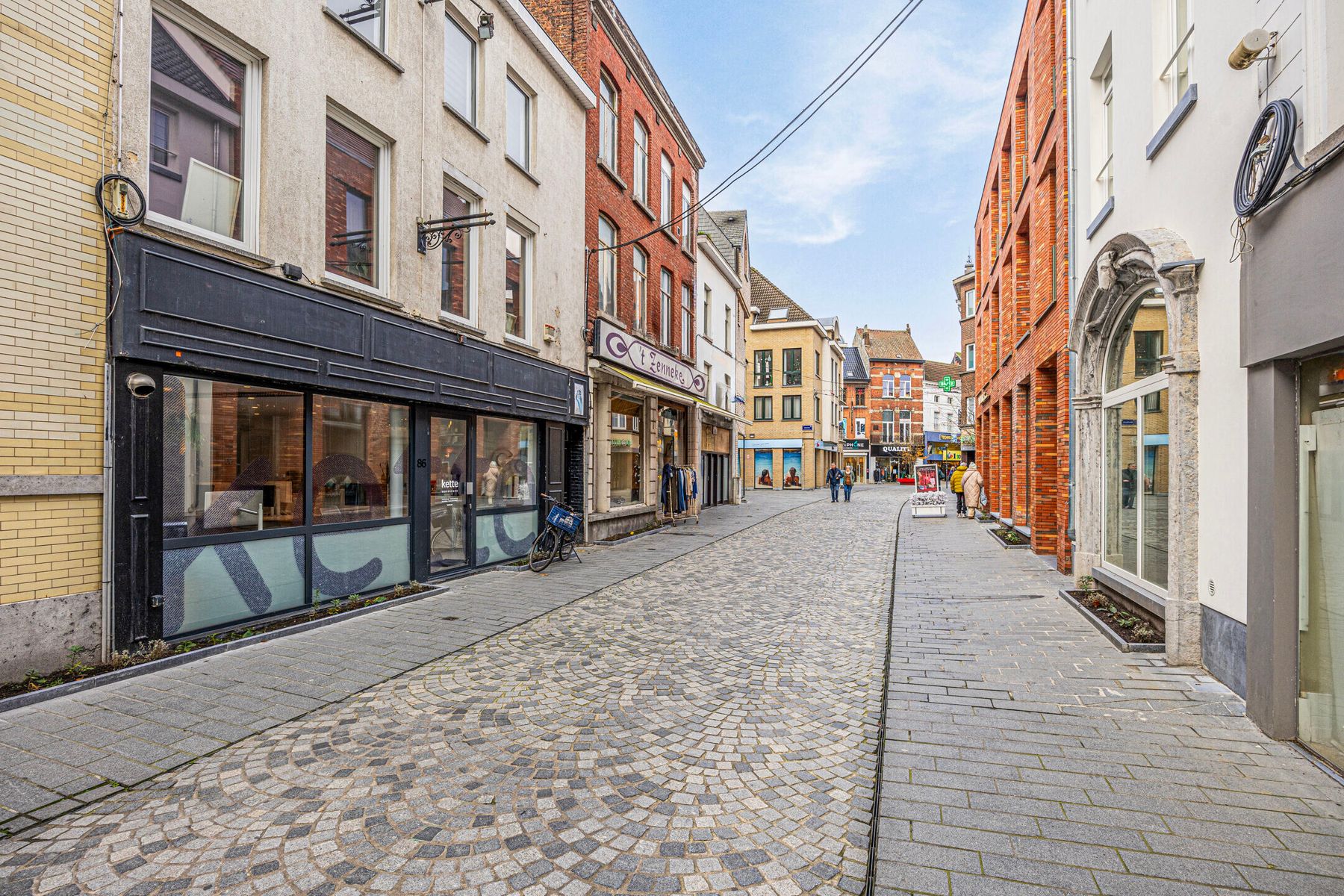 Gelijkvloers kantoor in centrum Halle foto 2