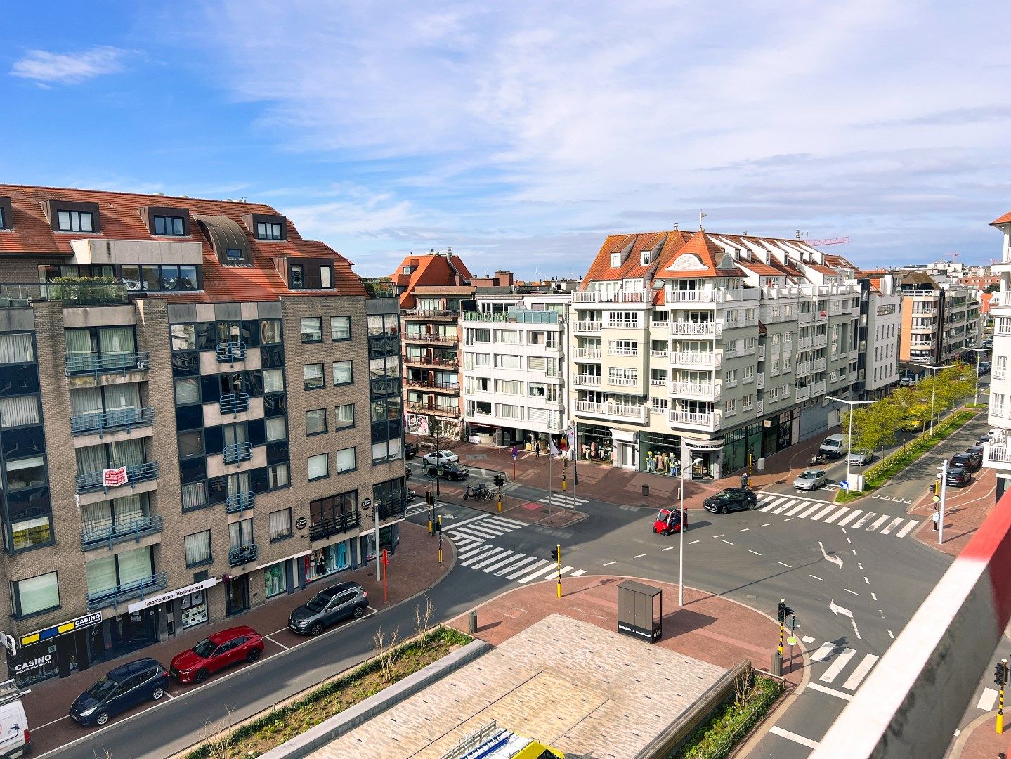 Nieuw appartement gelegen aan de zuidkant van het vernieuwde Burg. Fr. Desmidtplein. Gevelbreedte van ca. 8 meter. foto 7