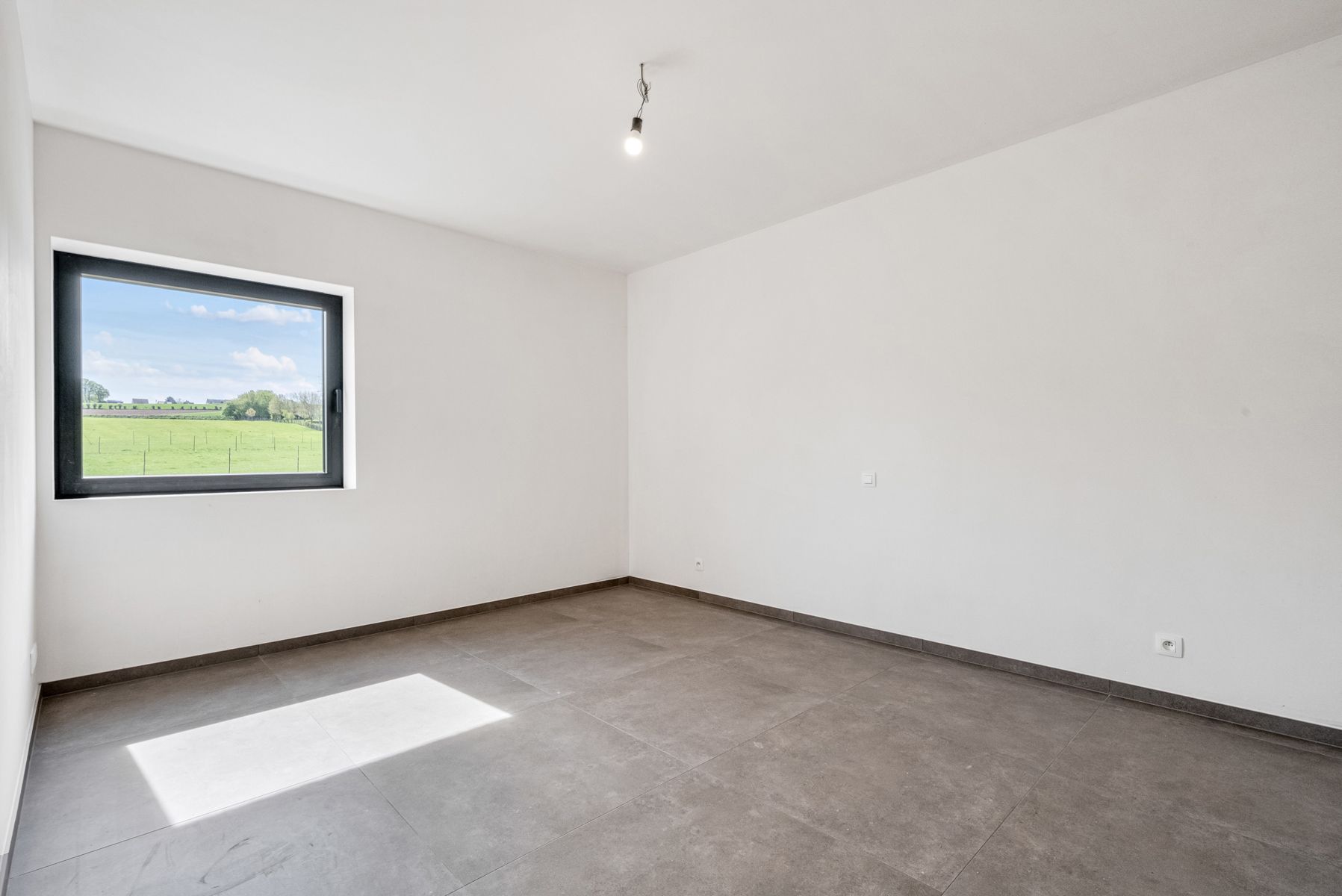 Instapklare nieuwbouwwoning met uitzicht op de velden foto 18
