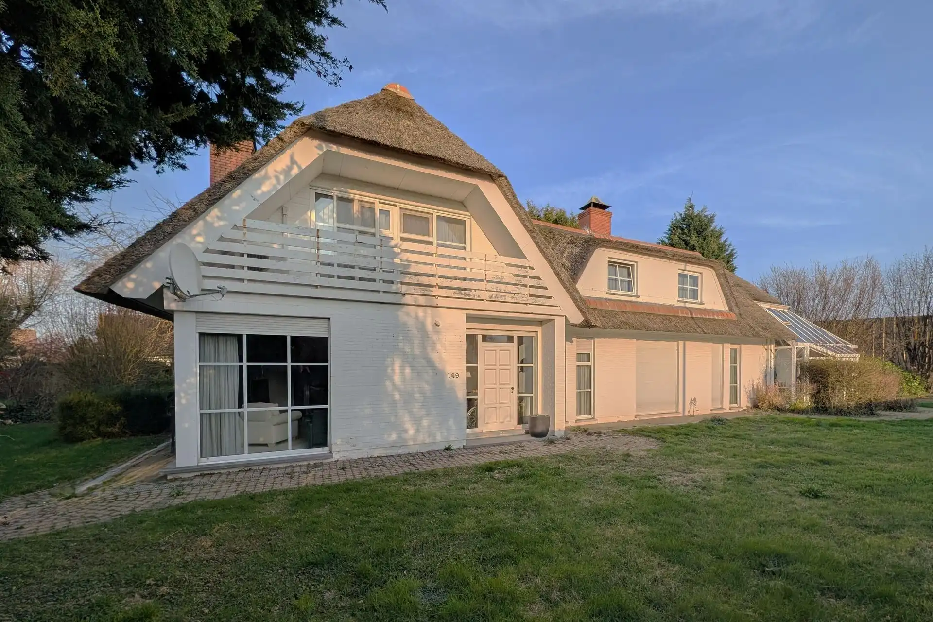 Verzorgde villa met 4 slpk. en veel privacy nabij de grens met Maastricht (NL) foto 22