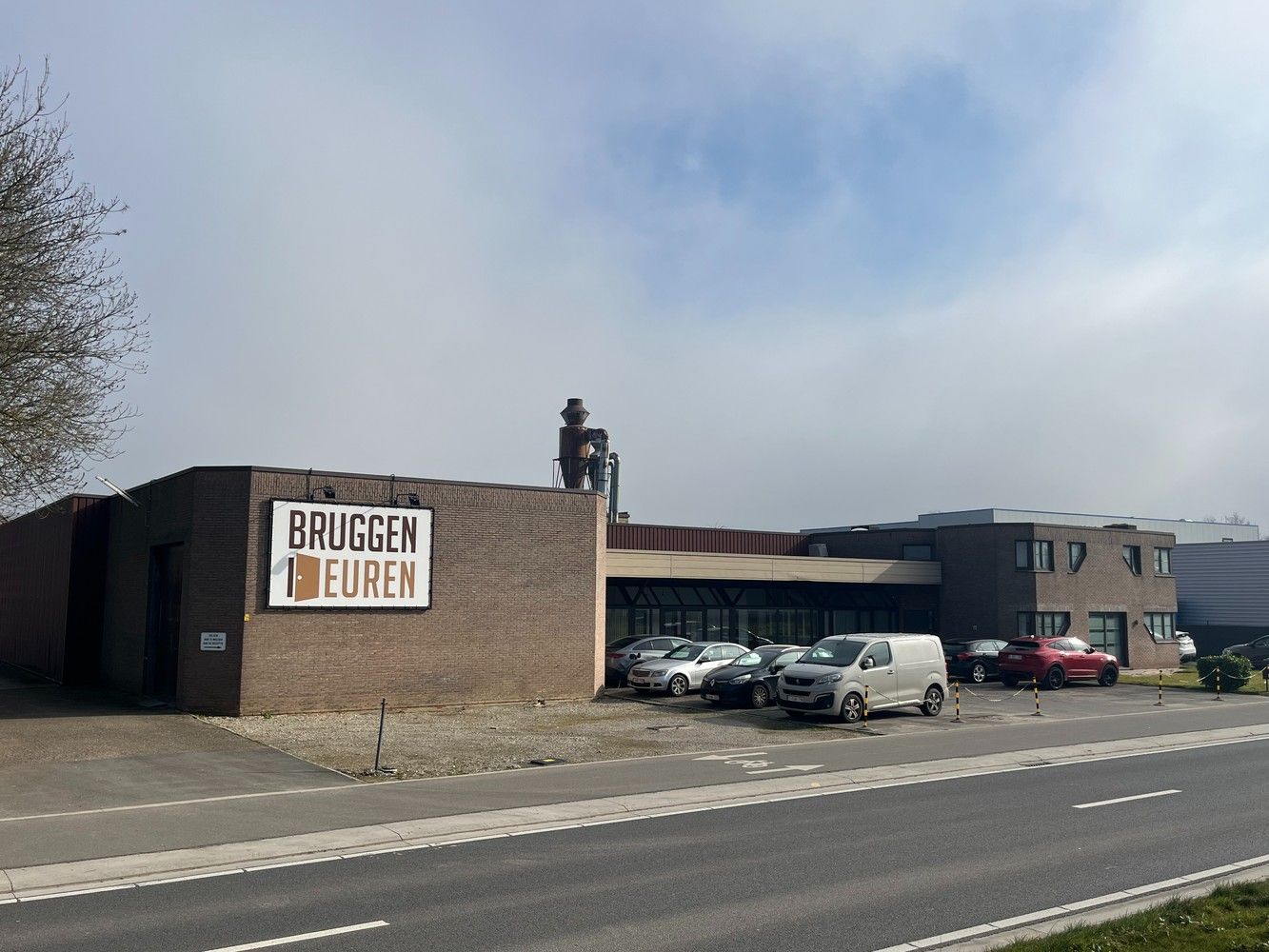 Bedrijfsgebouw met woning foto 38