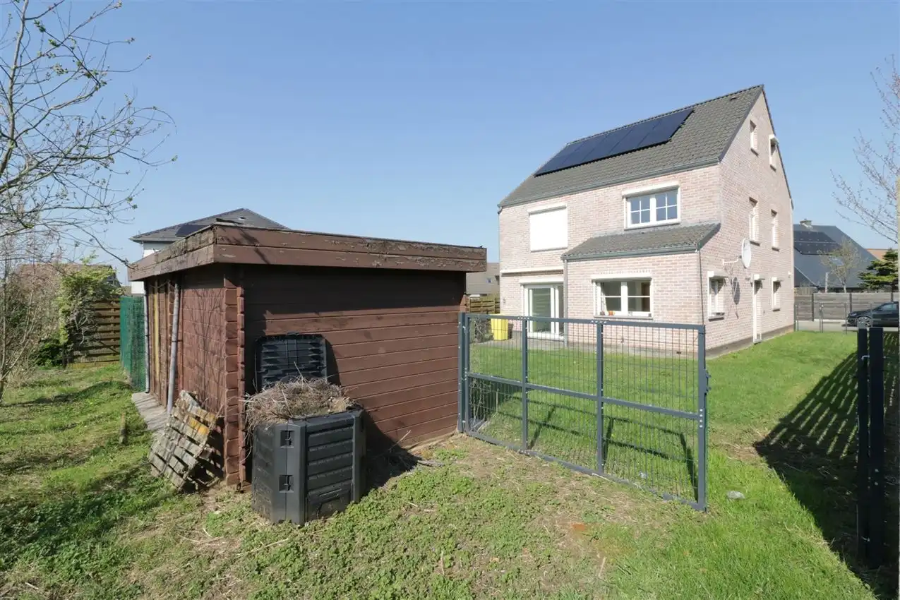 Recente woning met drie slaapkamers en garage op rustige locatie foto 33