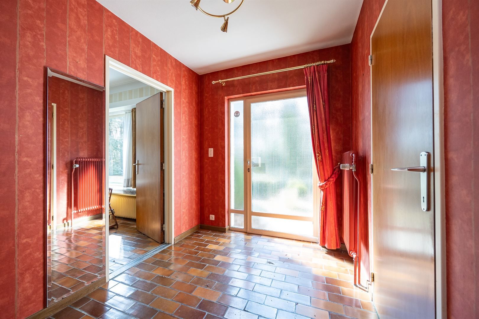 Te renoveren laagbouwvilla met Engelse tuin foto 3