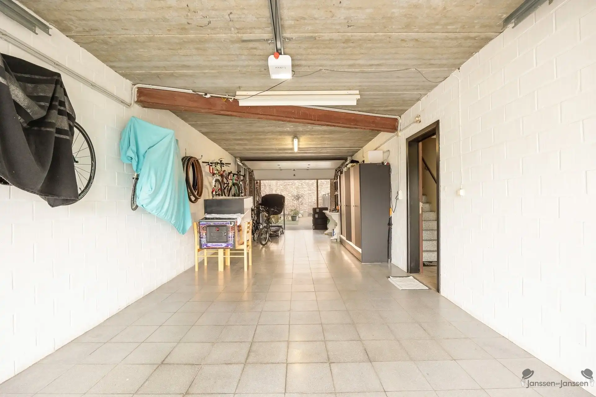 Ruime woonst met tuin en terras foto 8