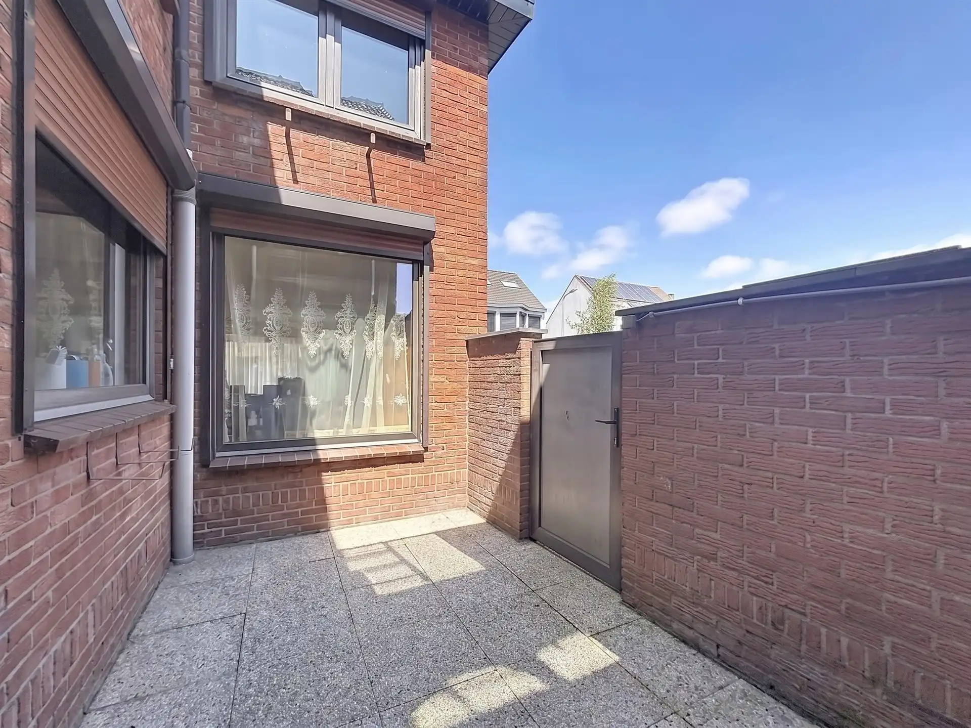 Op te frissen gezinswoning met 4 slaapkamers en tuin! foto 15