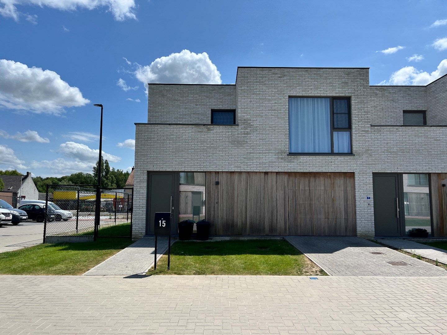 Energiezuinige nieuwbouwwoning met 3 slaapkamers en garage te Houthulst  foto {{pictureIndex}}