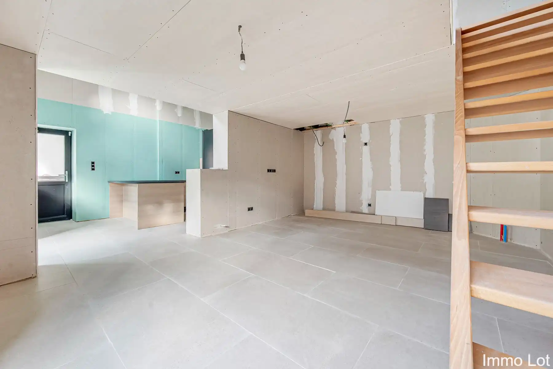 Knap gerenoveerde woning met terras foto 4